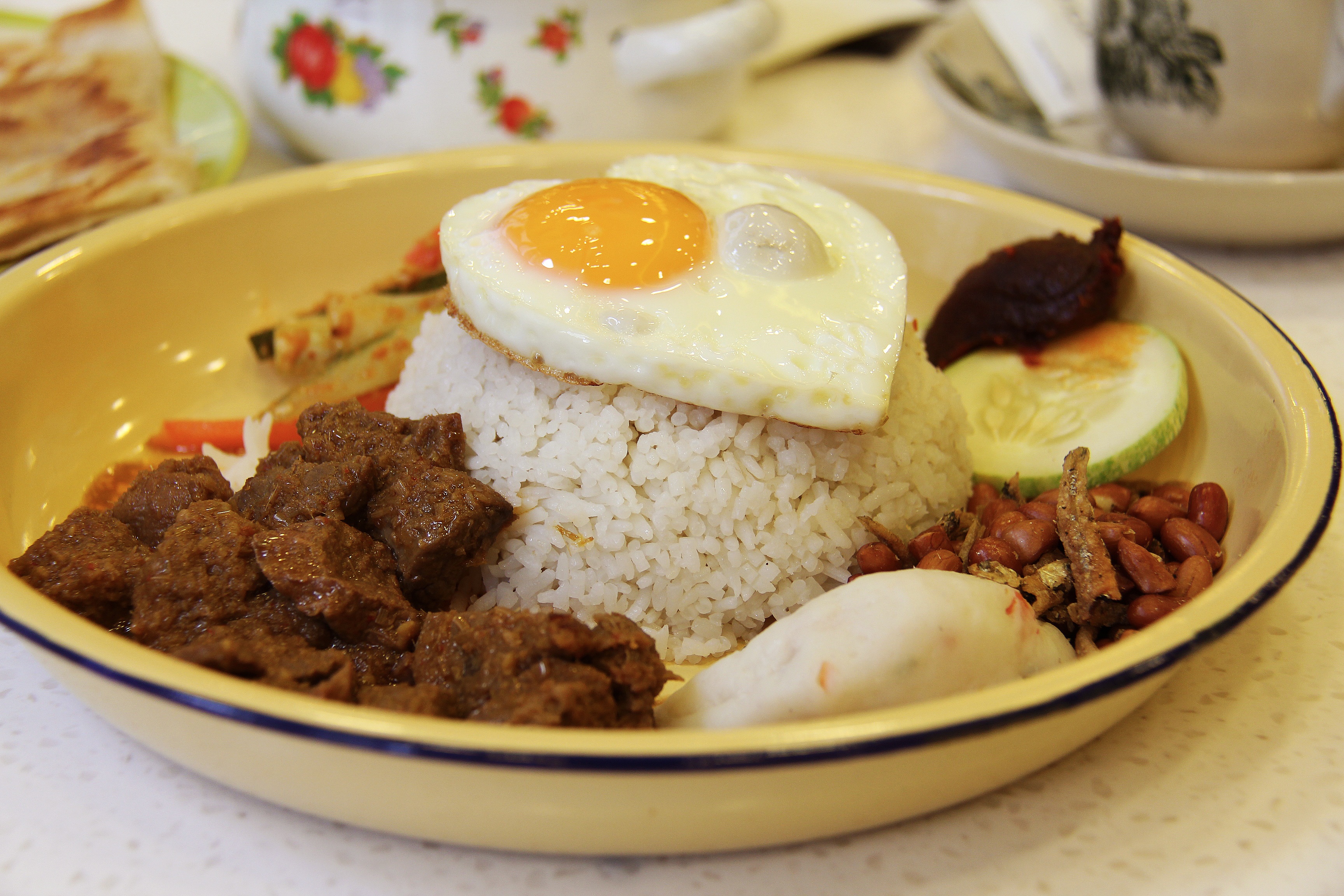 crockery, close-up, meal, chili, no people, top, healthy eating, sambal, malay, food and drink, peanut, selective focus, delicious, asian food, traditional, HD Wallpaper