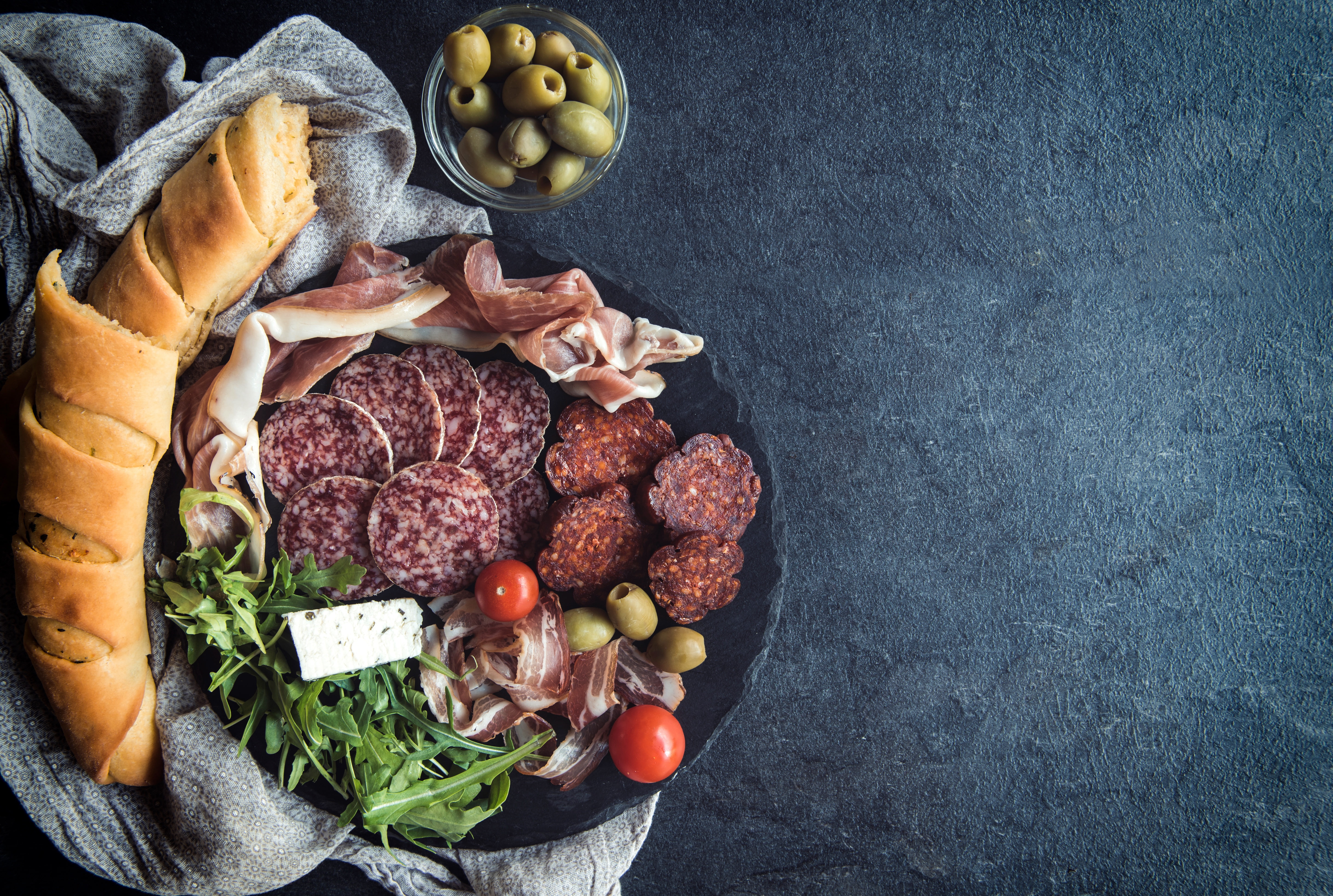 5K, bacon, ham, olives, sausage, bread, served, meat, cheese, plate, HD Wallpaper