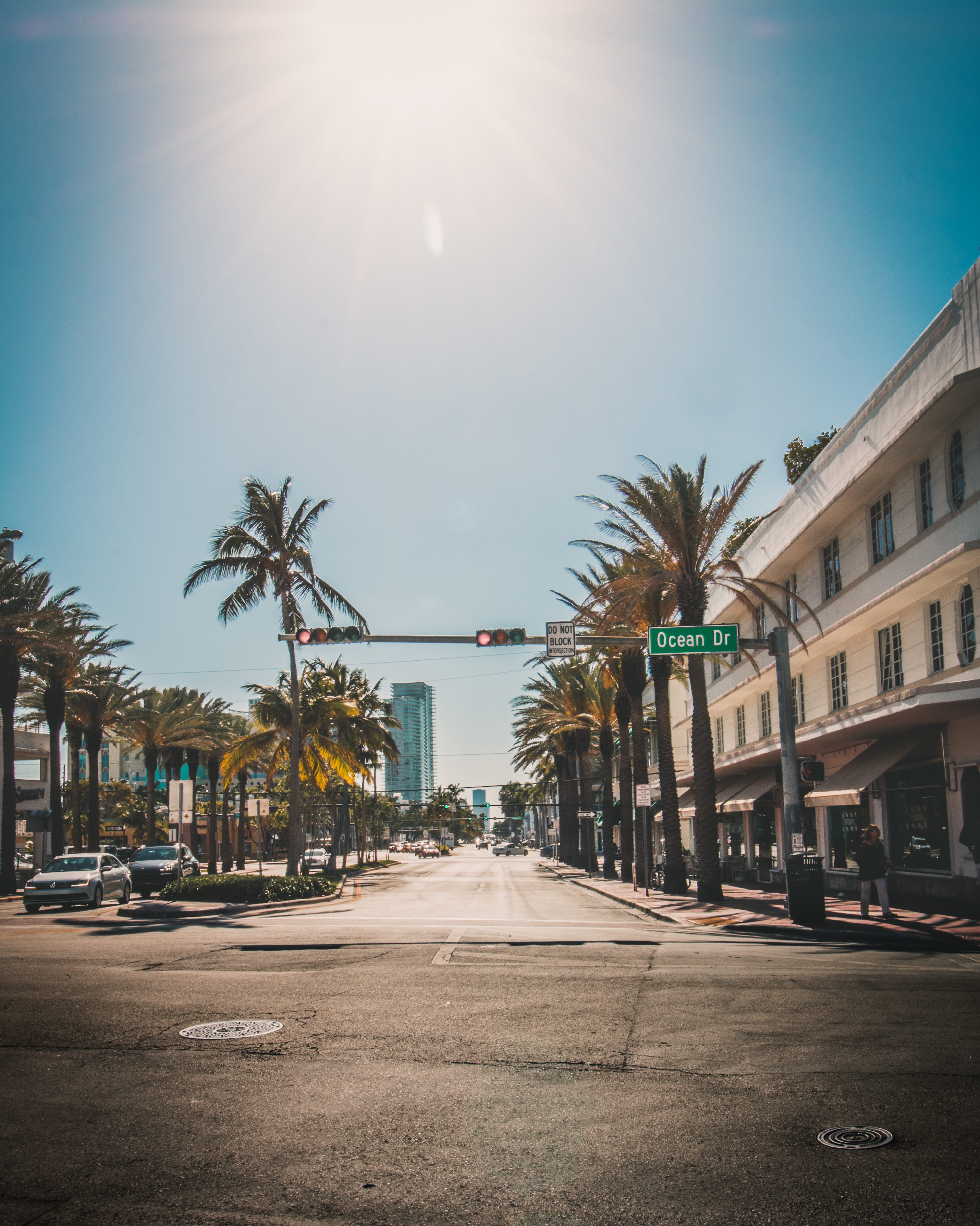 architecture, ocean drive, the way forward, tarmac, urban, road, intersection, city, direction, 4K, daytime, asphalt, treelined, built structure, beside, Phone HD Wallpaper