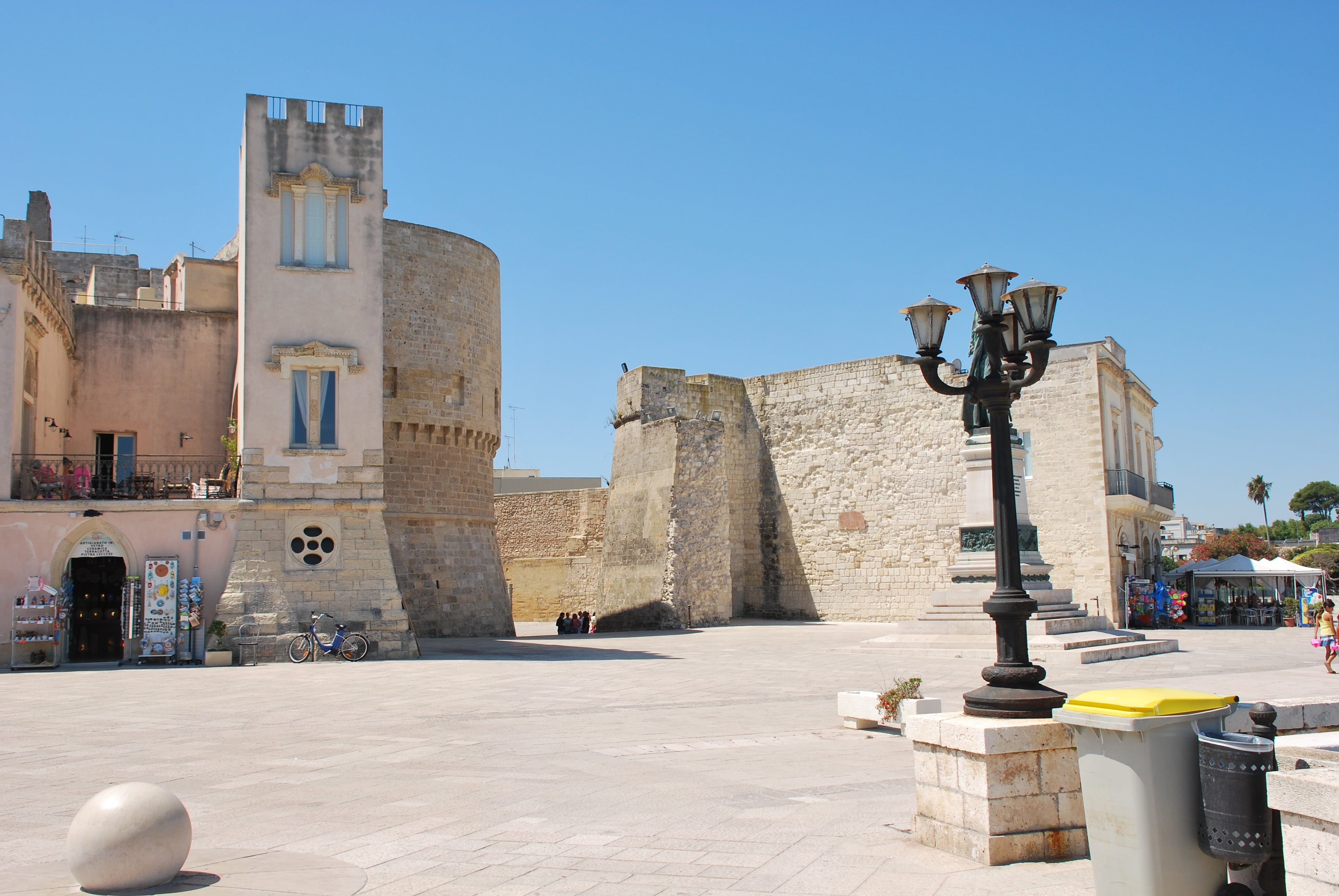 city, cultures, puglia, nature, the past, shadow, italy, no people, historical centre, built structure, day, tourism, building exterior, street, blue, old, HD Wallpaper