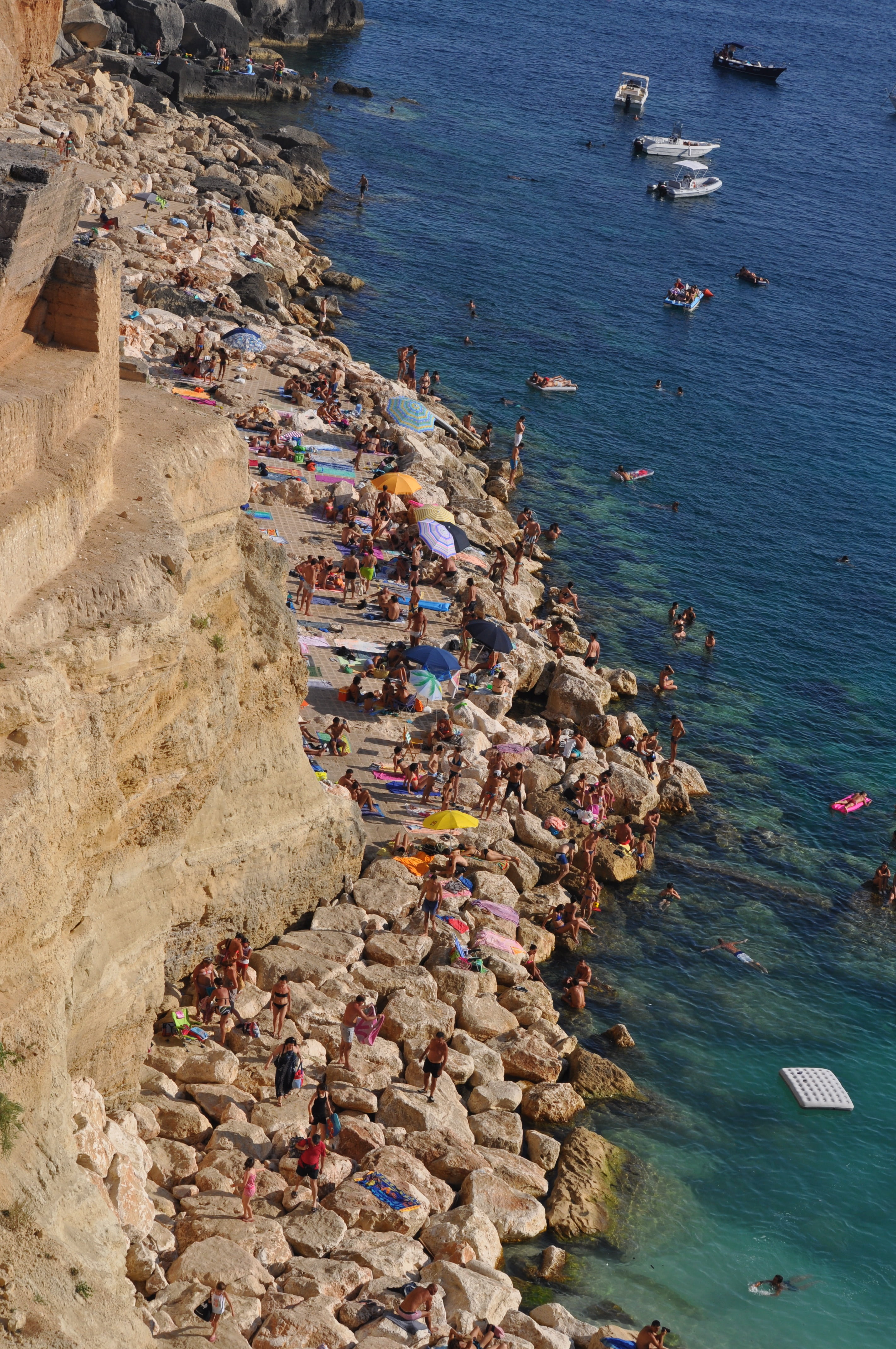 holidays, nautical vessel, south, beach, day, bathers, colors, 4K, travel, high angle view, rock - object, summer, large group of objects, land, italy, Phone HD Wallpaper