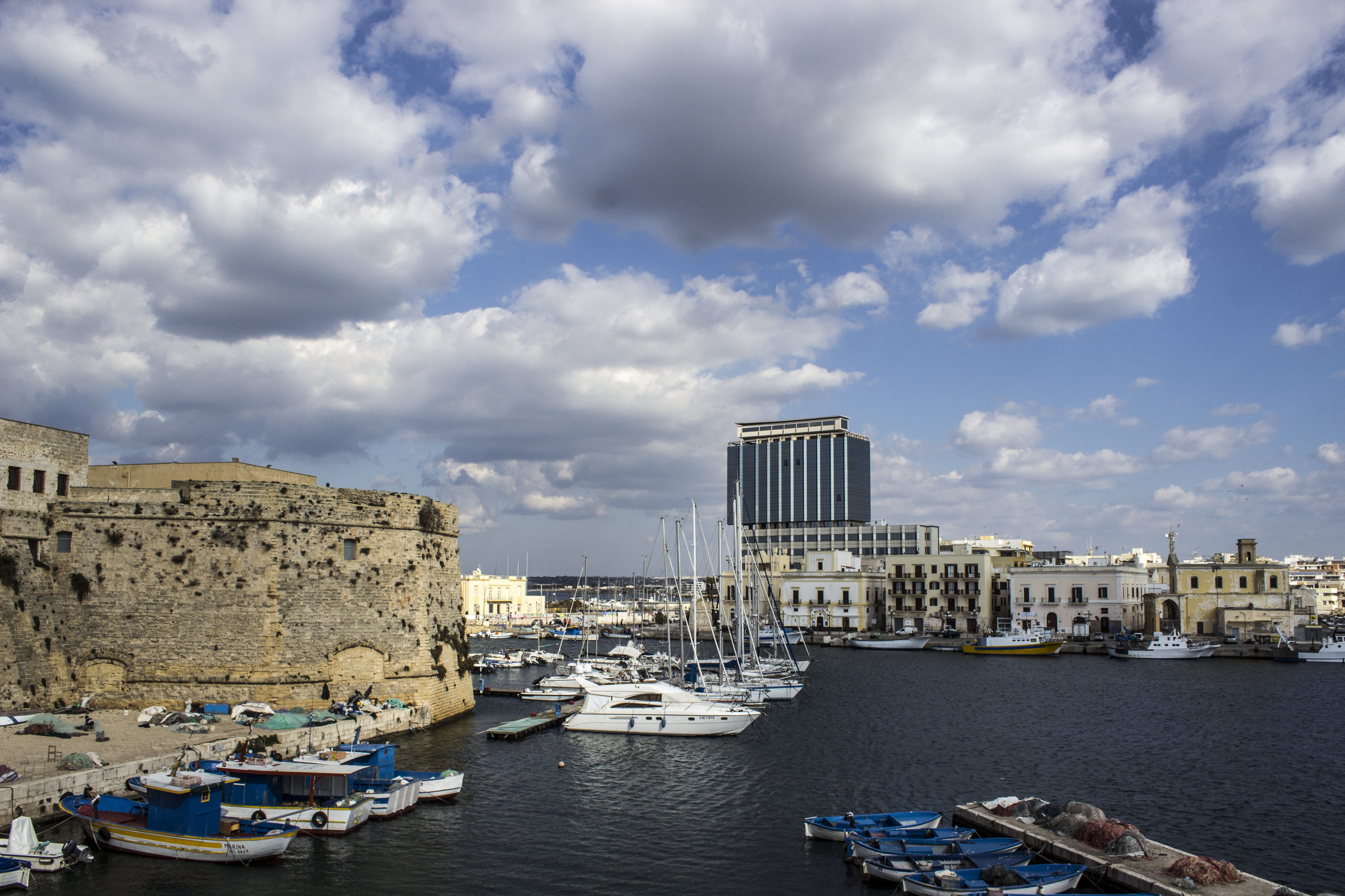 moored, nature, lecce, holiday, passenger craft, day, sailboat, cloud - sky, baroque, puglia, city, marina, waterfront, building, italy, yacht, gallipoli online, HD Wallpaper