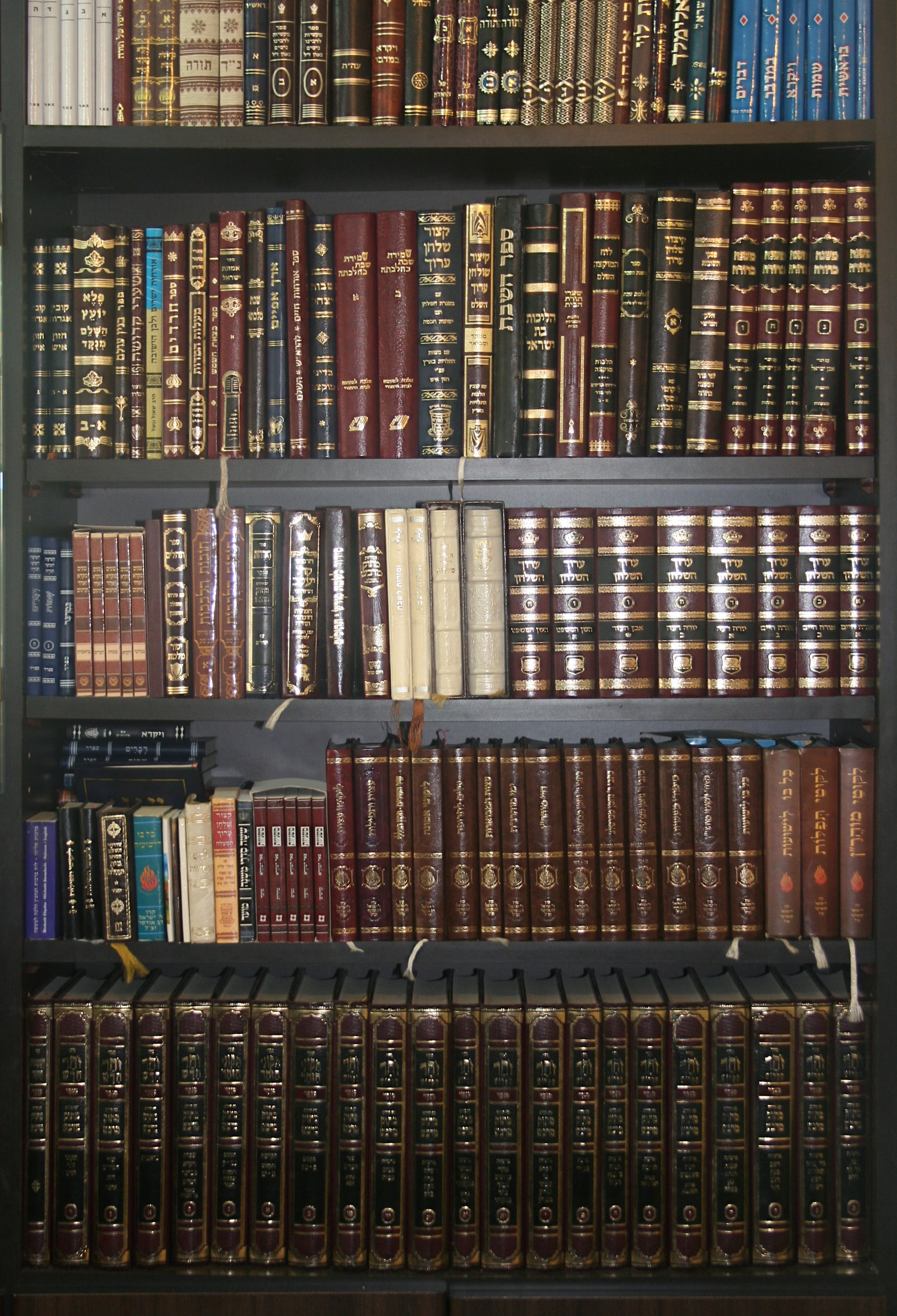 publication, side by side, library, order, choice, shelves, variation, collection, antique, backgrounds, shelf, 2K, indoors, bookcase, books, wardrobe, Phone HD Wallpaper