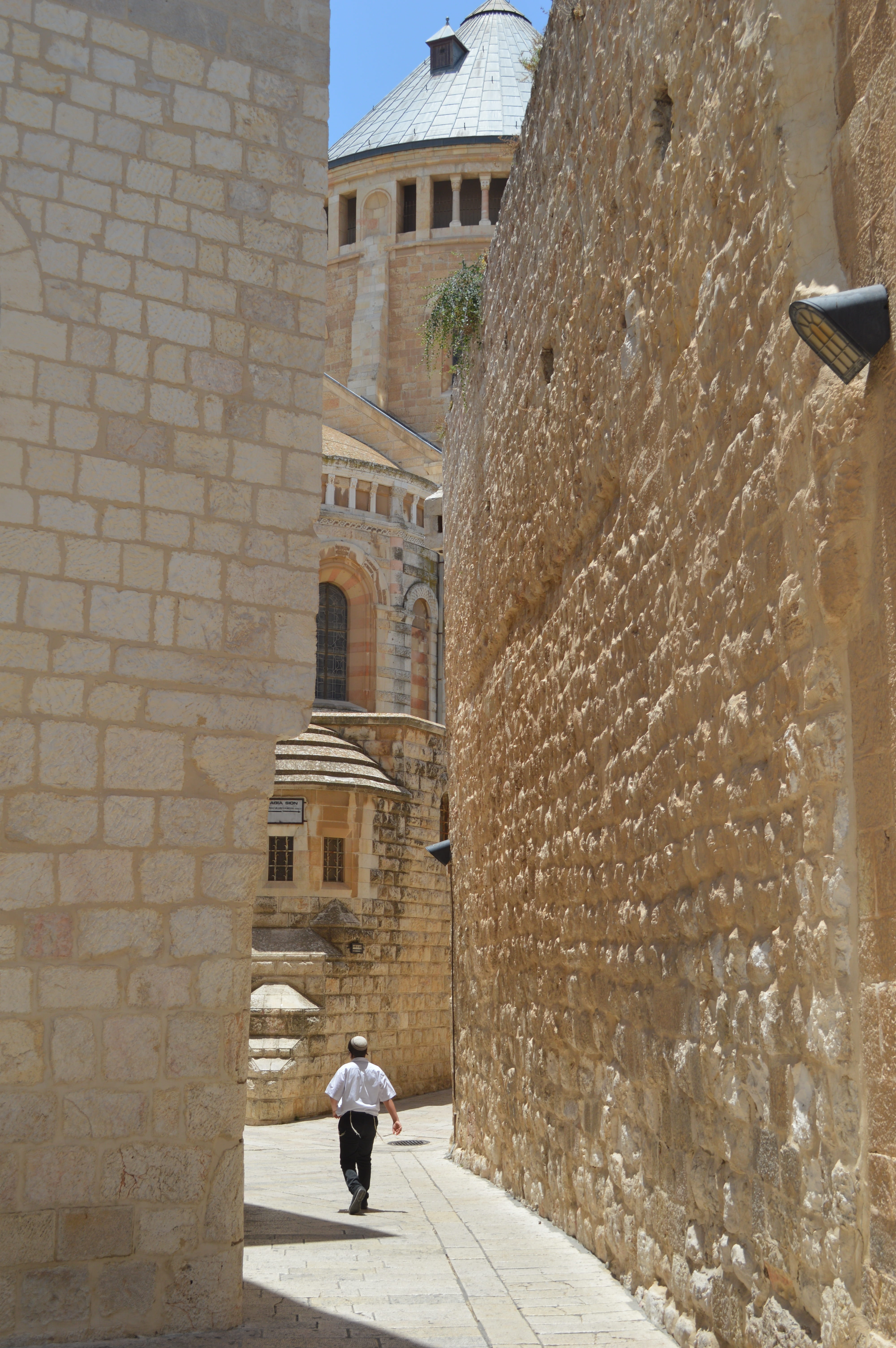 jerusalem, the way forward, wall - building feature, brown, standing, lifestyles, front, dwall, built structure, walking, holy, architecture, shirt, painted, Phone HD Wallpaper