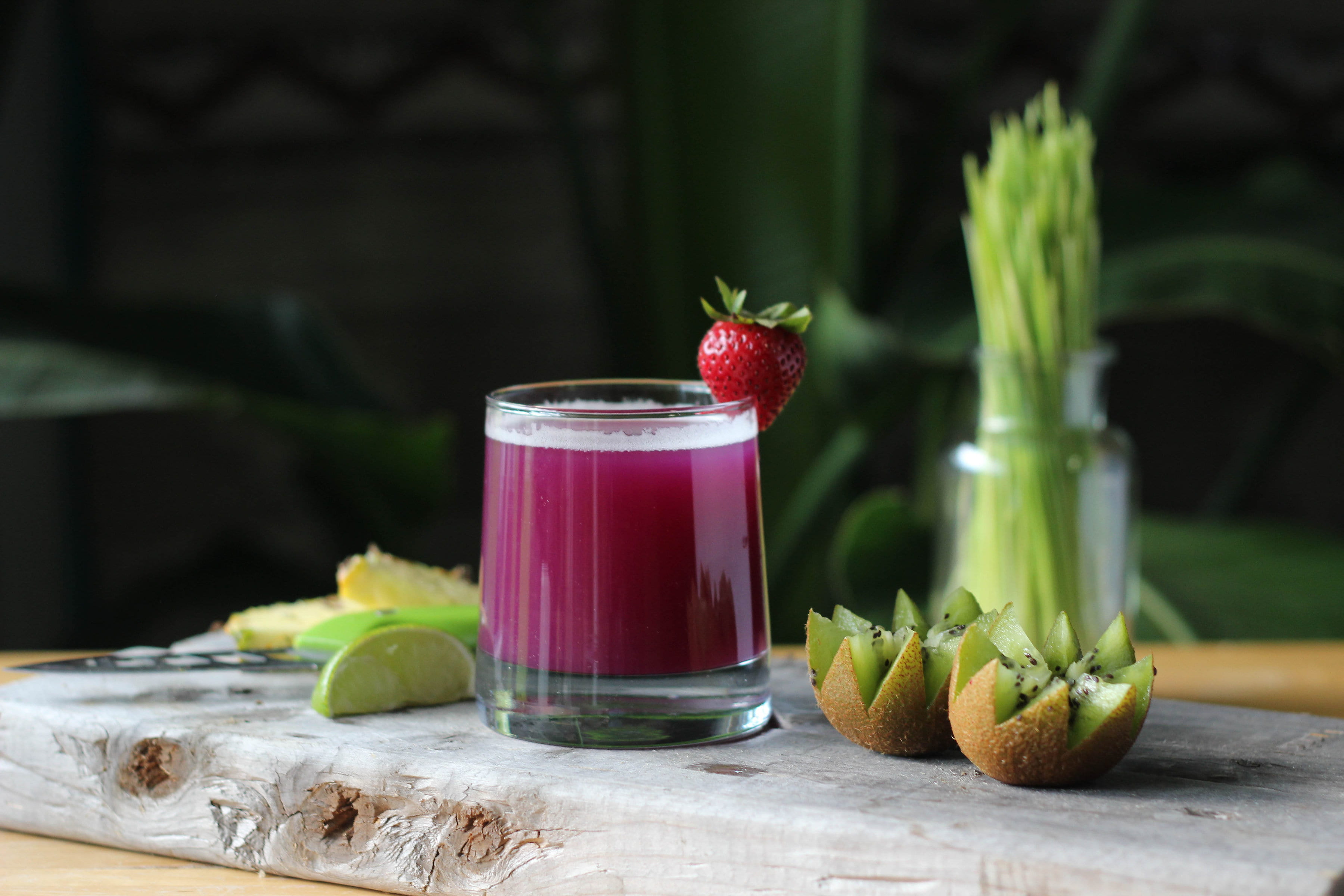 vegetable, healthy eating, kiwi - fruit, antioxidant, cocktail, kiwi, crockery, food and drink, strawberry, household equipment, drinking glass, refreshment, HD Wallpaper