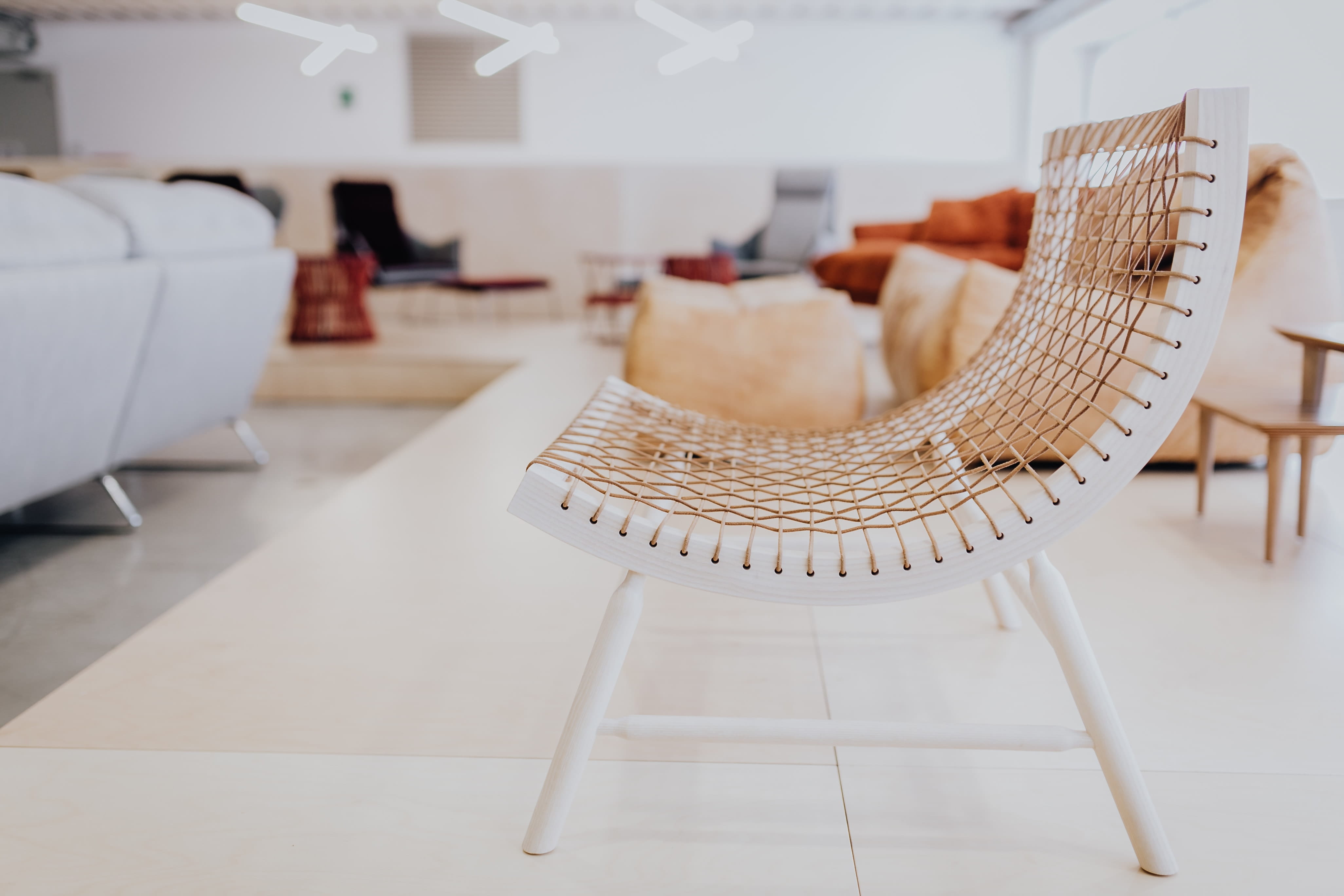 contemporary, wicker, 4K, tiled floor, basket, no people, living room, focus on foreground, amp, sofa, italian, seat, home, indoors, luxury, flooring, HD Wallpaper
