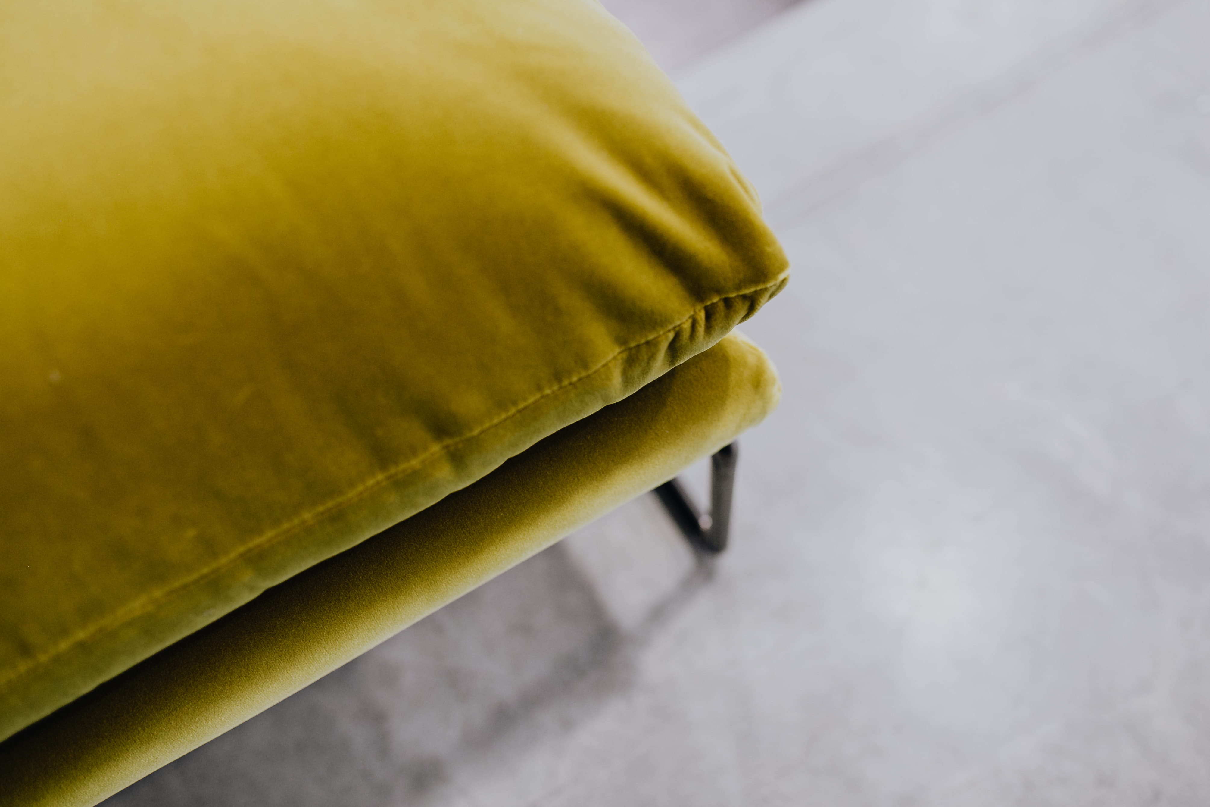 pattern, chair, italian, sofa, italia, side view, studio shot, clothing, textile, premium, softness, sofas, copy space, armchair, close-up, Saba italia, HD Wallpaper