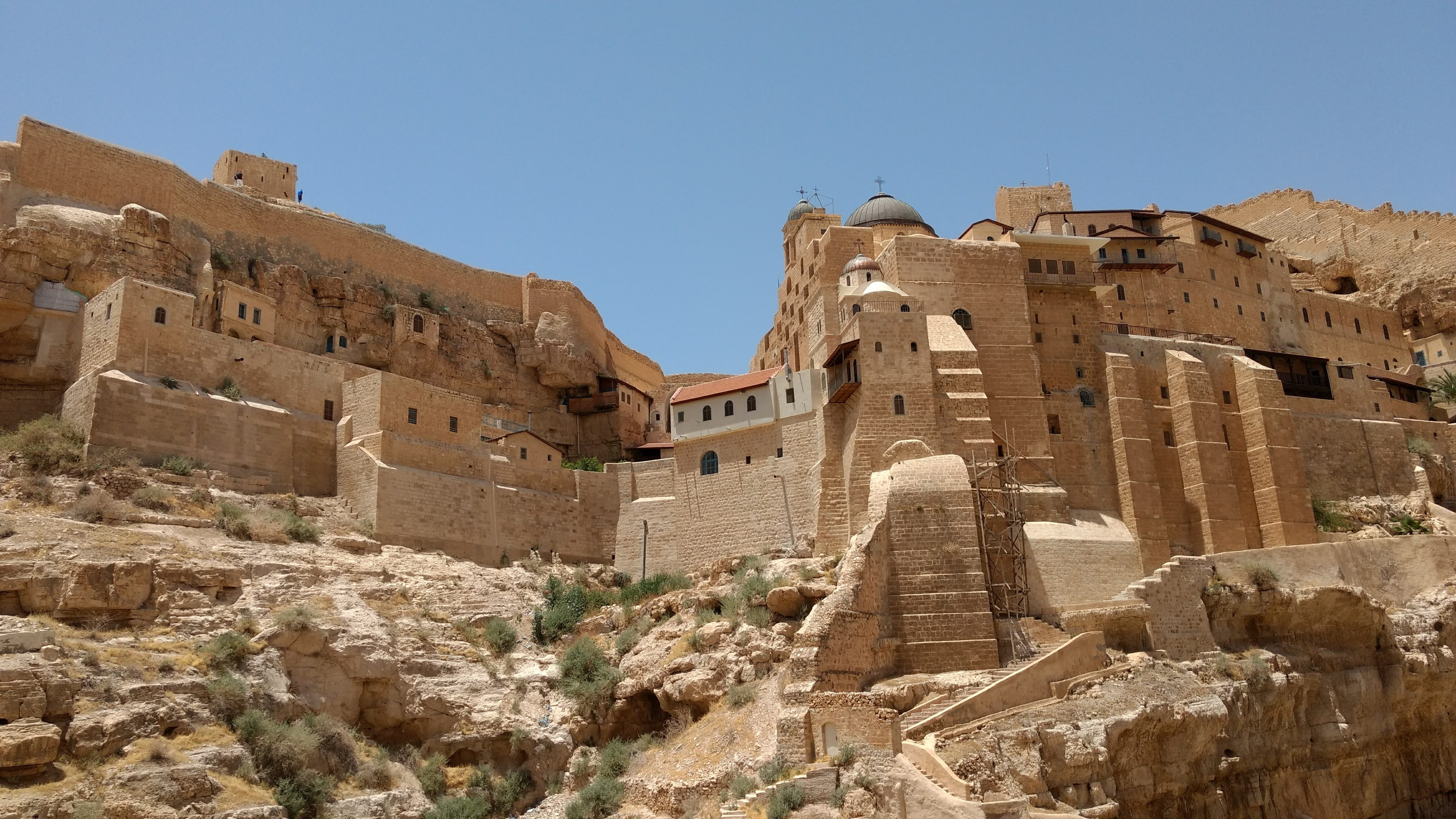 sunlight, history, archaeology, built structure, outdoors, tourism, building, mar saba, wall, sky, desert monastery, nature, ruined, architecture, ancient civilization, HD Wallpaper