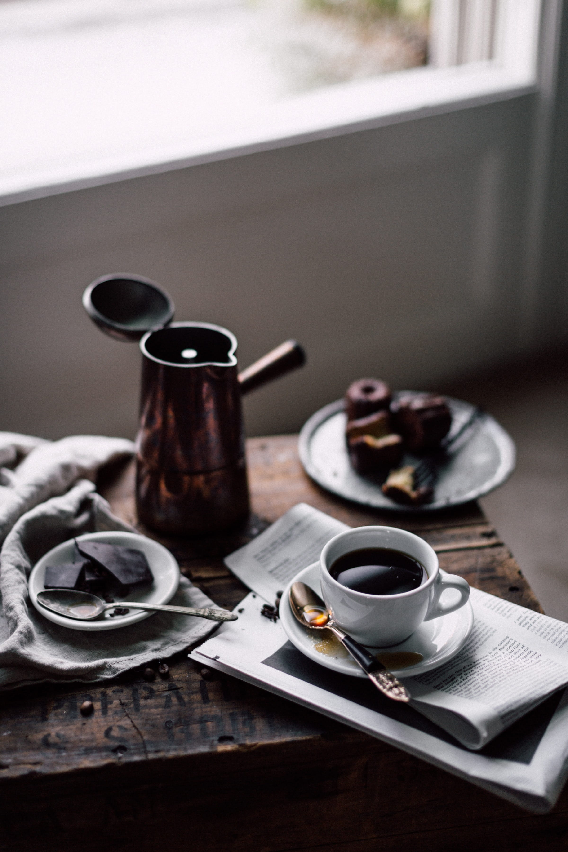 old fashioned, rustic, no people, coffee cup, 2K, black tea, table, coffee - drink, drink, kitchen utensil, coffee, cup, day, refreshment, crockery, black, Phone HD Wallpaper