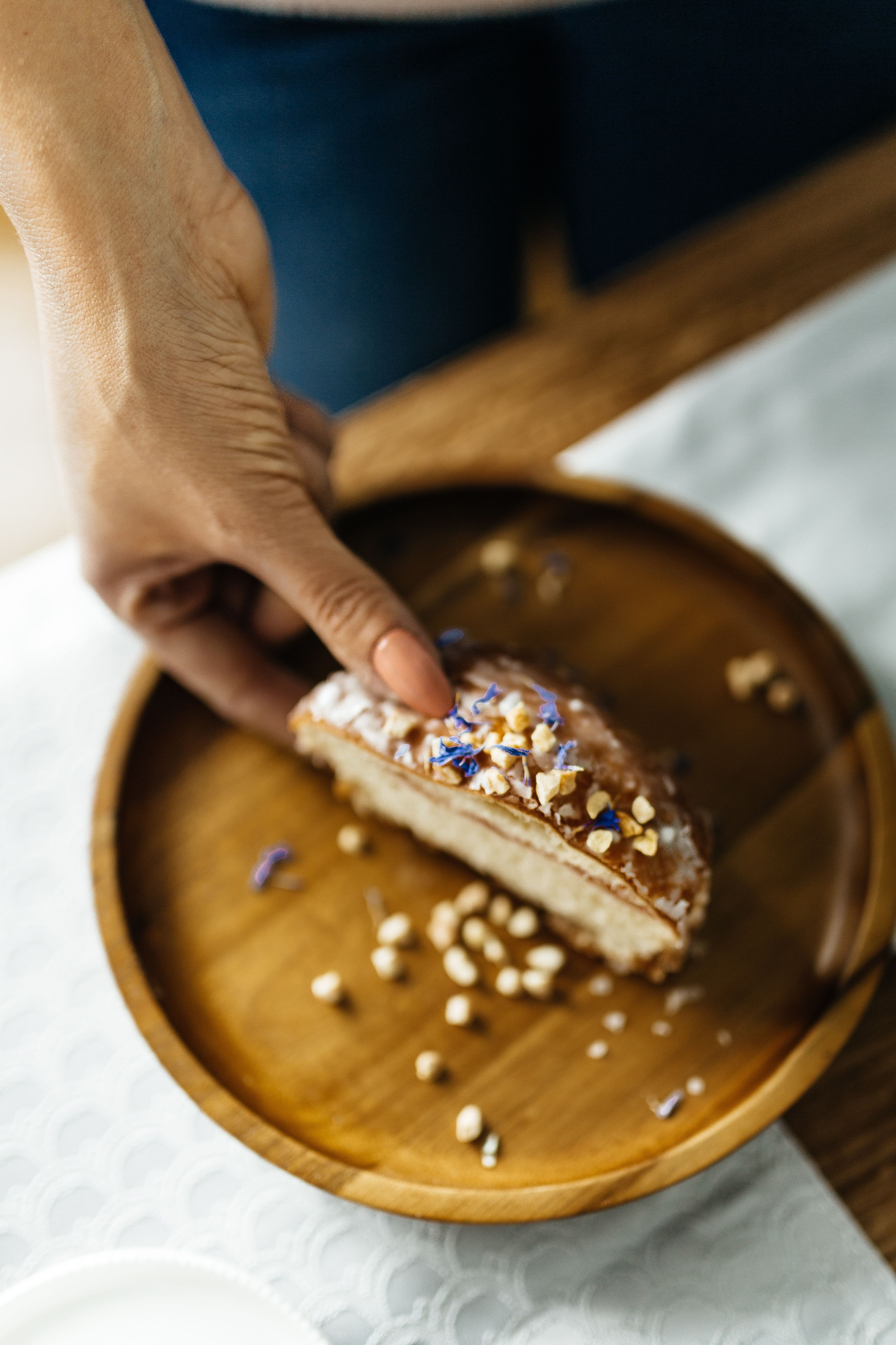 indulgence, real people, baking, sugar, holding, baked, sweet, food, human body part, Delicious, cake, unrecognizable person, homemade, ready-to-eat, one Person, Phone HD Wallpaper