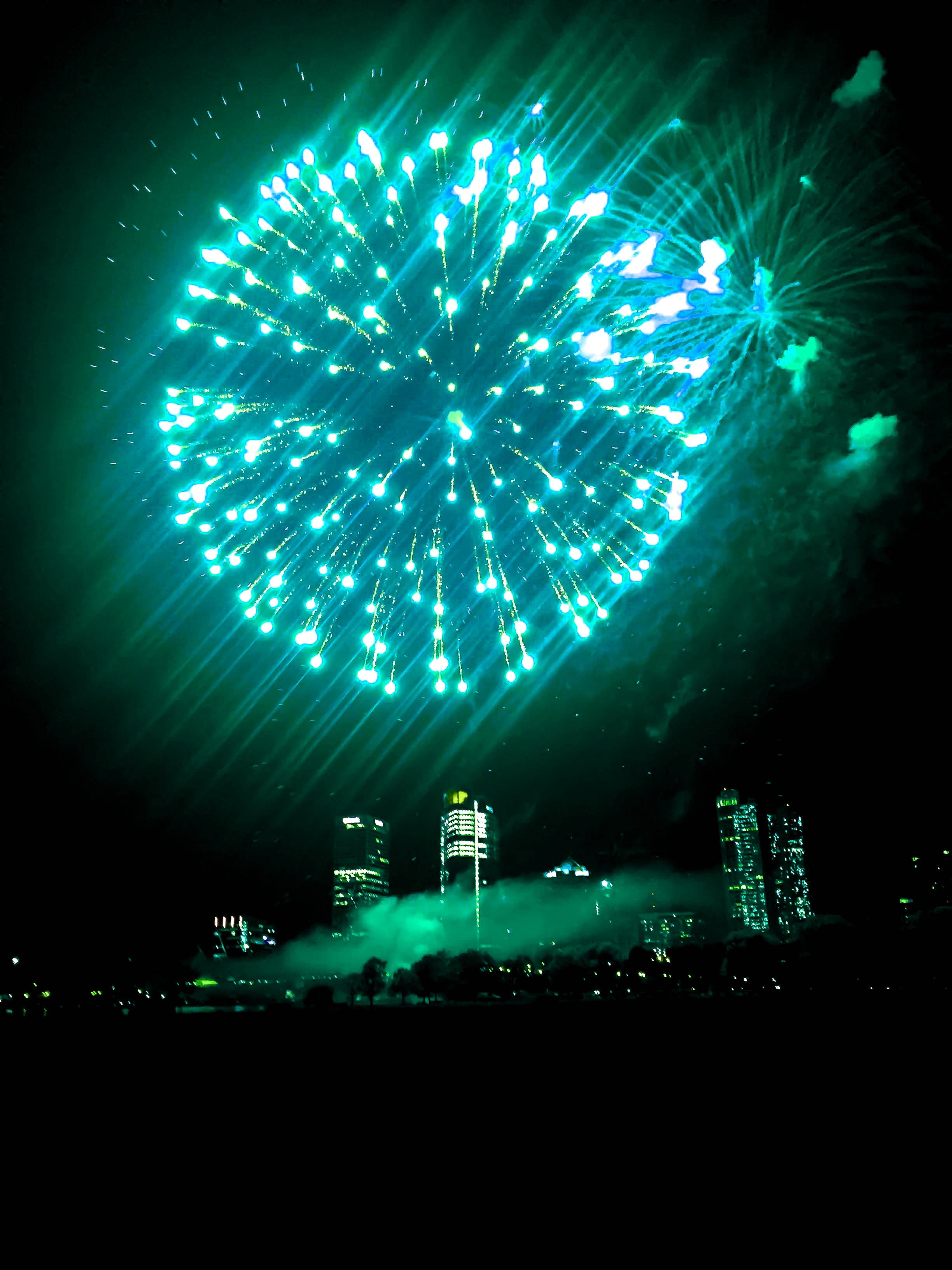 exploding, july 4, arts culture and entertainment, long exposure, nightcity, sky, built structure, festival, blue, light, firework, night, outdoors, building exterior, Phone HD Wallpaper