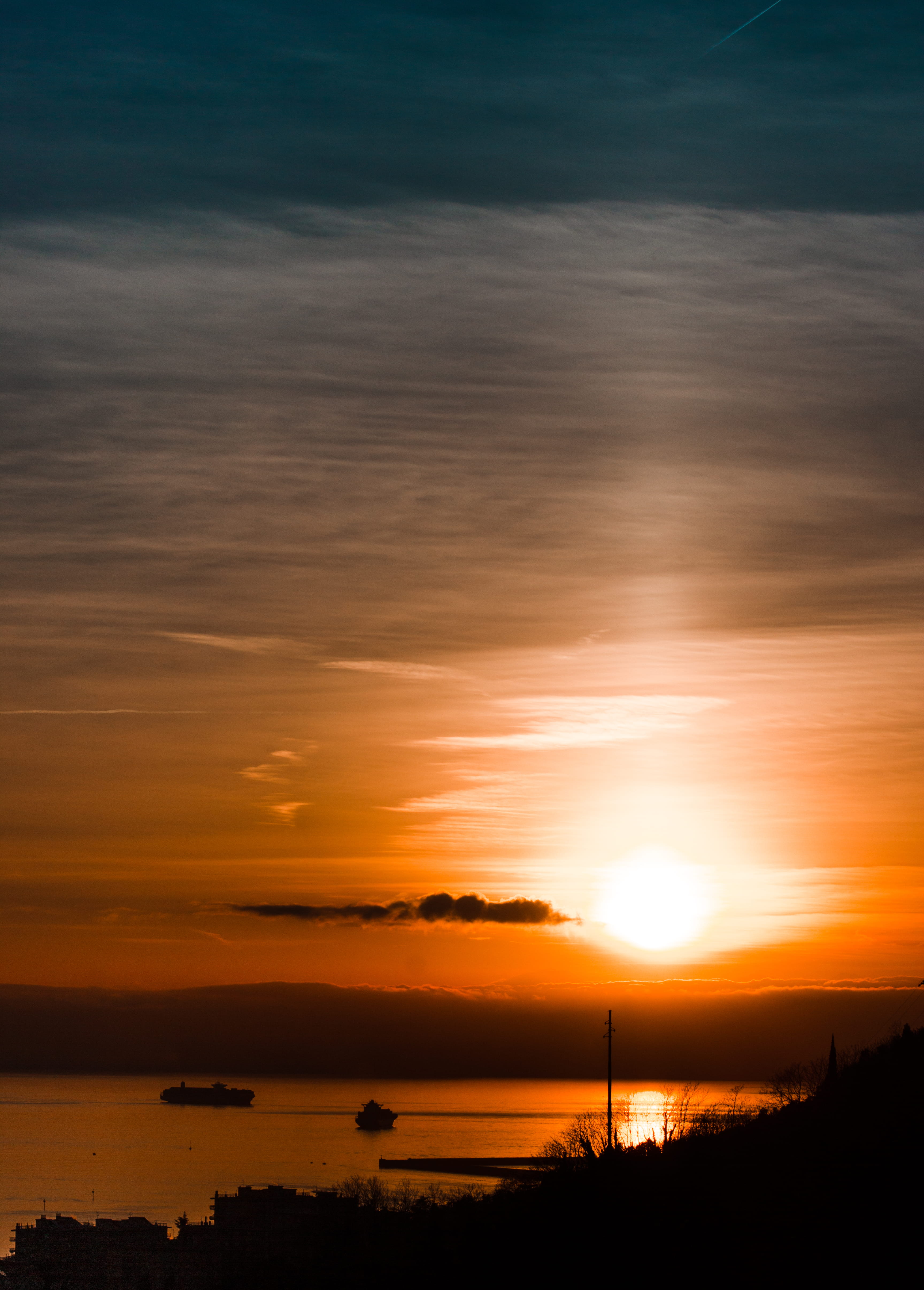 sunset, night, 4K, mare, no people, sun, water, sole, silhouette, genoa, idyllic, landscape, land, scenics - nature, non-urban scene, reflection, cloud - sky, Phone HD Wallpaper