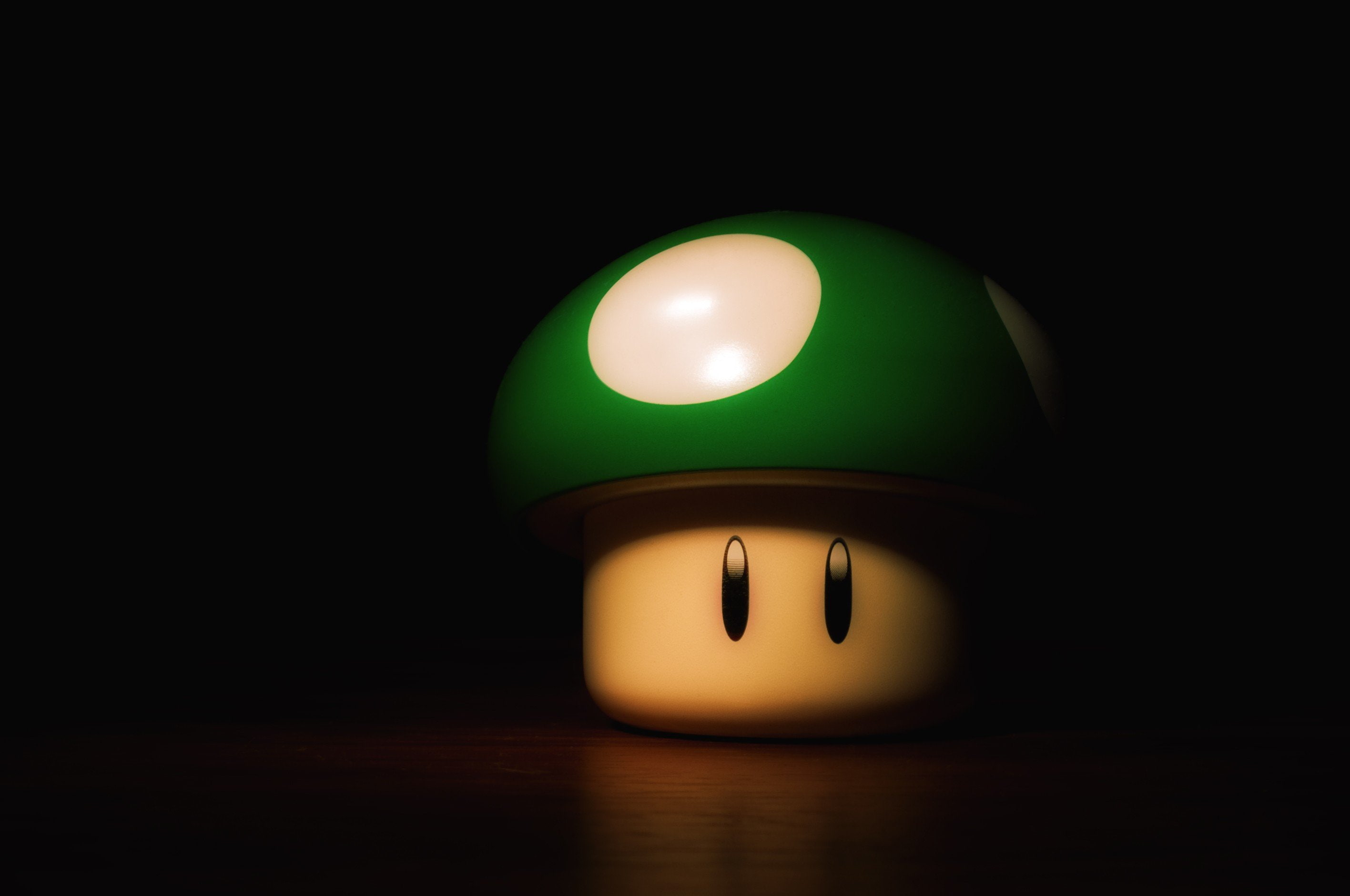 lighting equipment, cut out, warning sign, time, green color, close-up, indoors, clock, reflection, black background, ball, business, super mario mushroom, HD Wallpaper