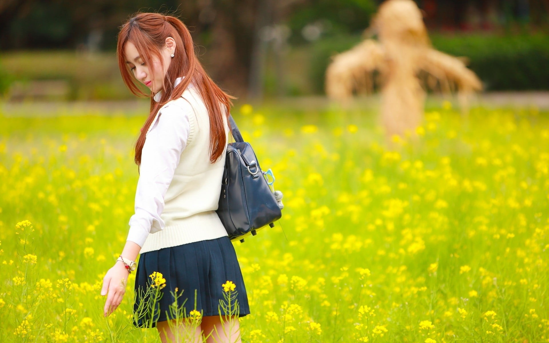lifestyles, bag, park, one person, redhead, closed eyes, nature, yellow flowers, women outdoors, growth, model, flower, short skirt, women, three quarter length, HD Wallpaper