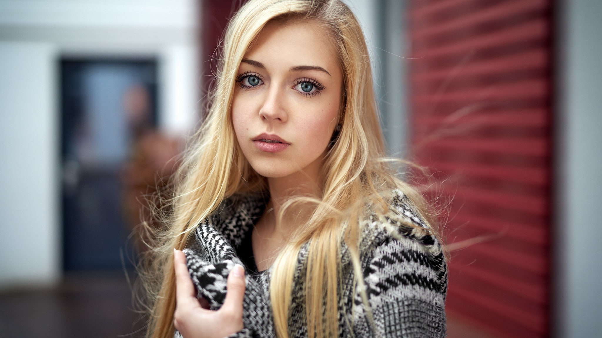 women, Sweater, Alex Fetter, Depth Of Field, portrait, 1080P, Braces, blue eyes, Blonde, HD Wallpaper