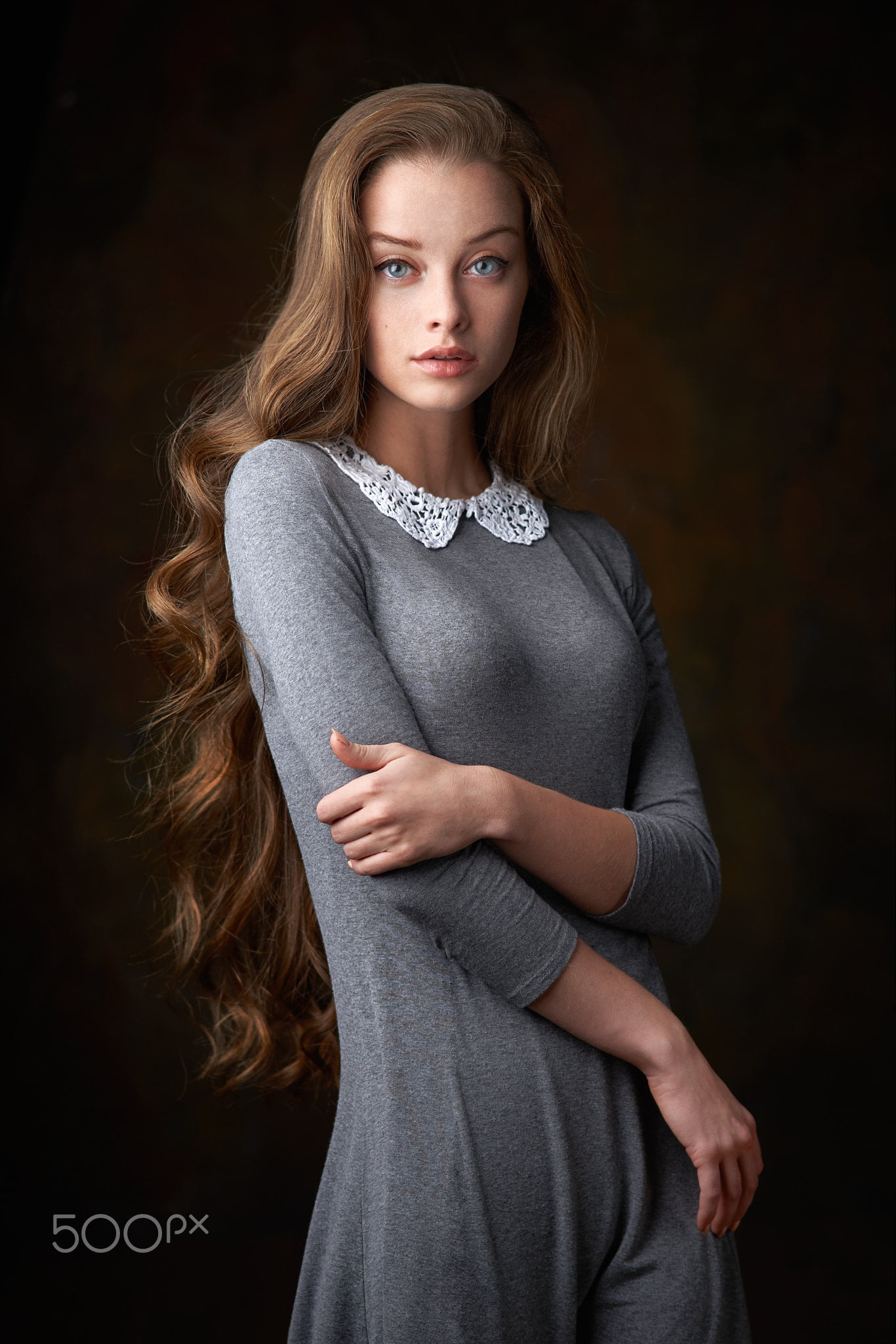 eyeliner, women, Maria Zhgenti, Alexander Vinogradov, grey clothing, dress, long hair, looking at viewer, wavy hair, blue eyes, brunette, makeup, simple background, Phone HD Wallpaper