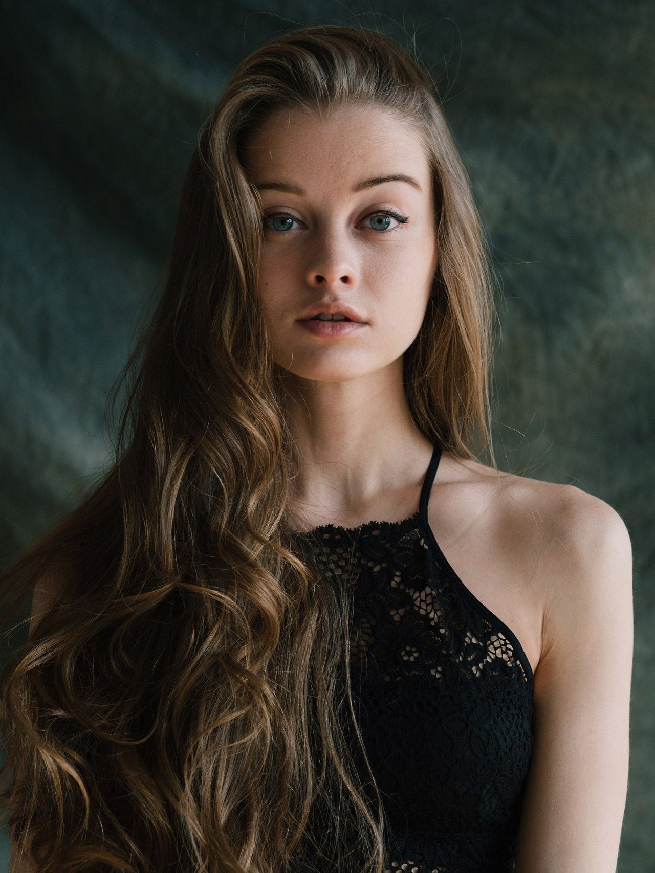 Maria Zhgenti, women, blue eyes, blonde, model, 720P, long hair, Phone HD Wallpaper