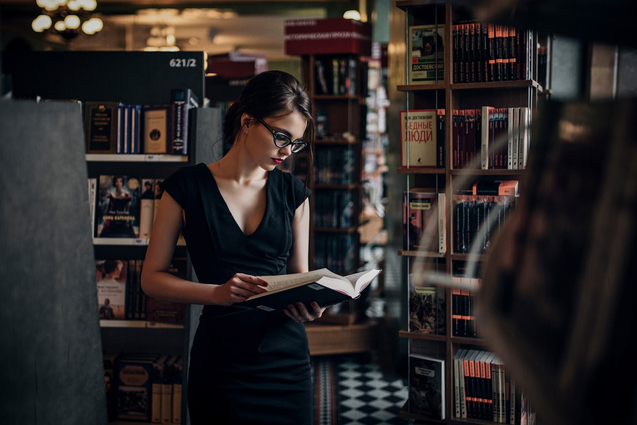 holding, Maxim Guselnikov, lifestyles, wisdom, intelligence, young Adult, literature, caucasian Ethnicity, people, scoop, glasses, eyewear, studying, book, HD Wallpaper