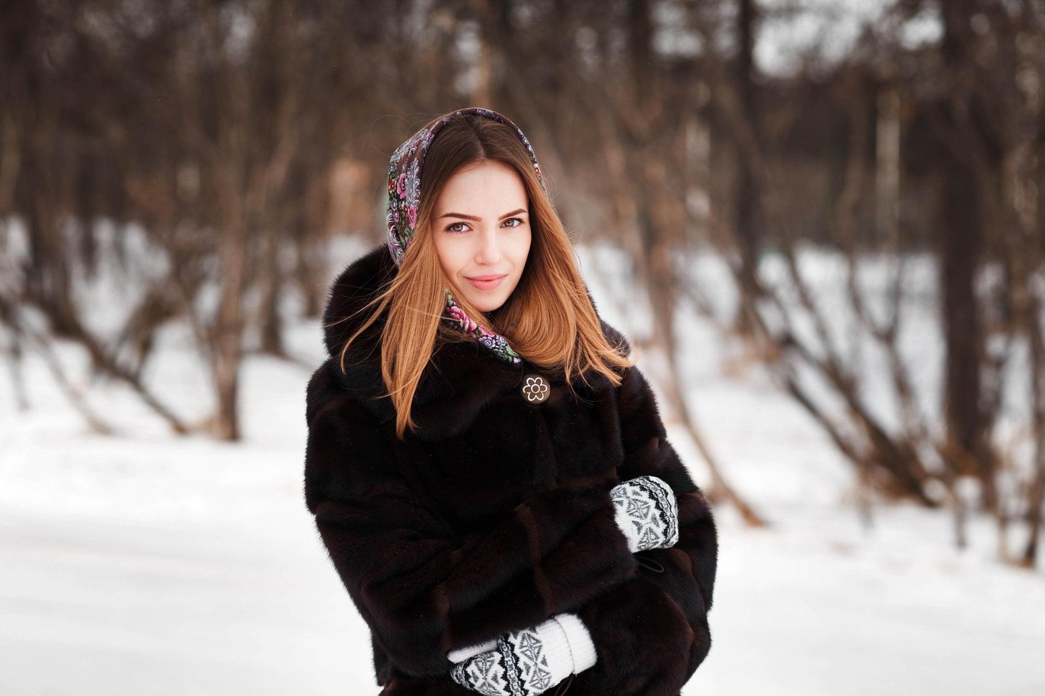 winter, eyes, landing, nice, look, model, amazing, mittens, beautiful, the expression, portrait, light, shawl, the beauty, snow, smile, sweetheart, 1080P, HD Wallpaper