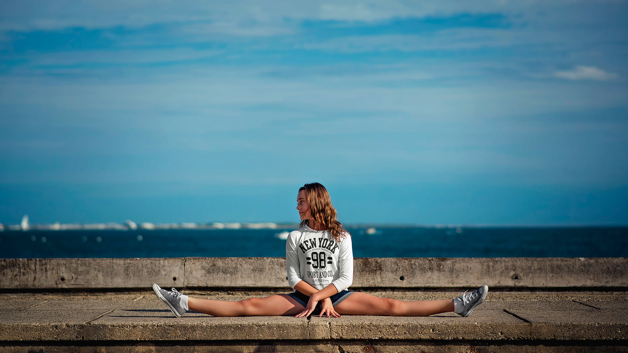 Alyssa, horizon over water, real people, white, day, gymnast, relaxation, crew, scenics - nature, outdoors, black, women, 1080P, water, shirt, young women, HD Wallpaper