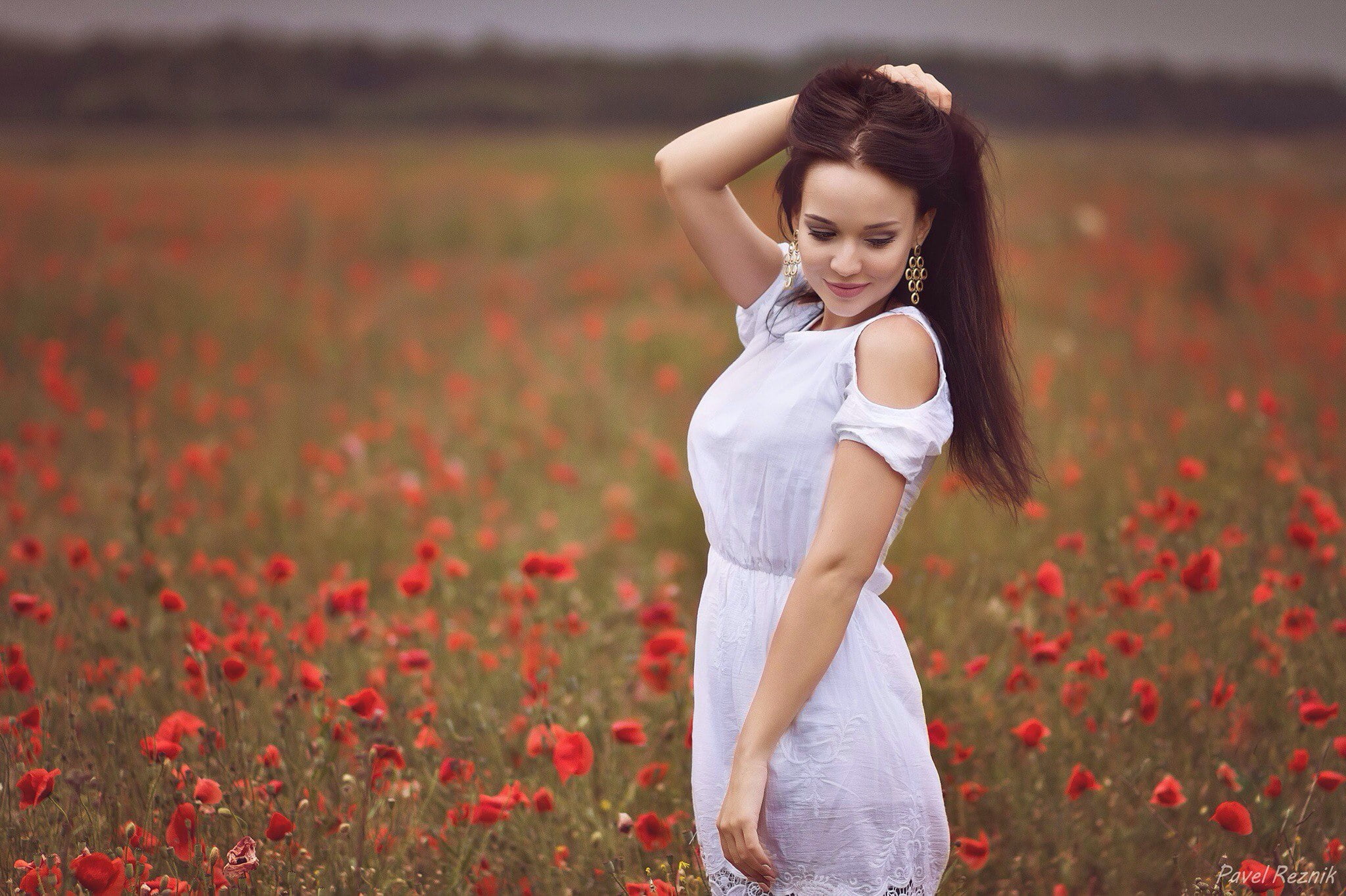 land, white, lifestyles, beautiful, sweetheart, young women, smile, Angelina Petrova, mood, field, standing, nature, pose, hair, cute, bokeh, outdoors, HD Wallpaper