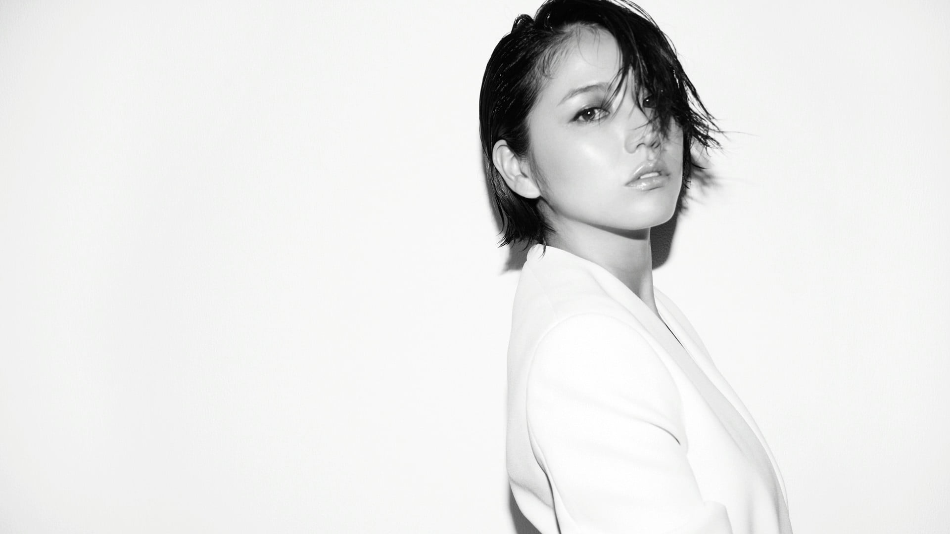 copy space, side view, child, hair, childhood, short hair, contemplation, one person, looking, Masami Nagasawa, looking at camera, portrait, standing, white background, HD Wallpaper
