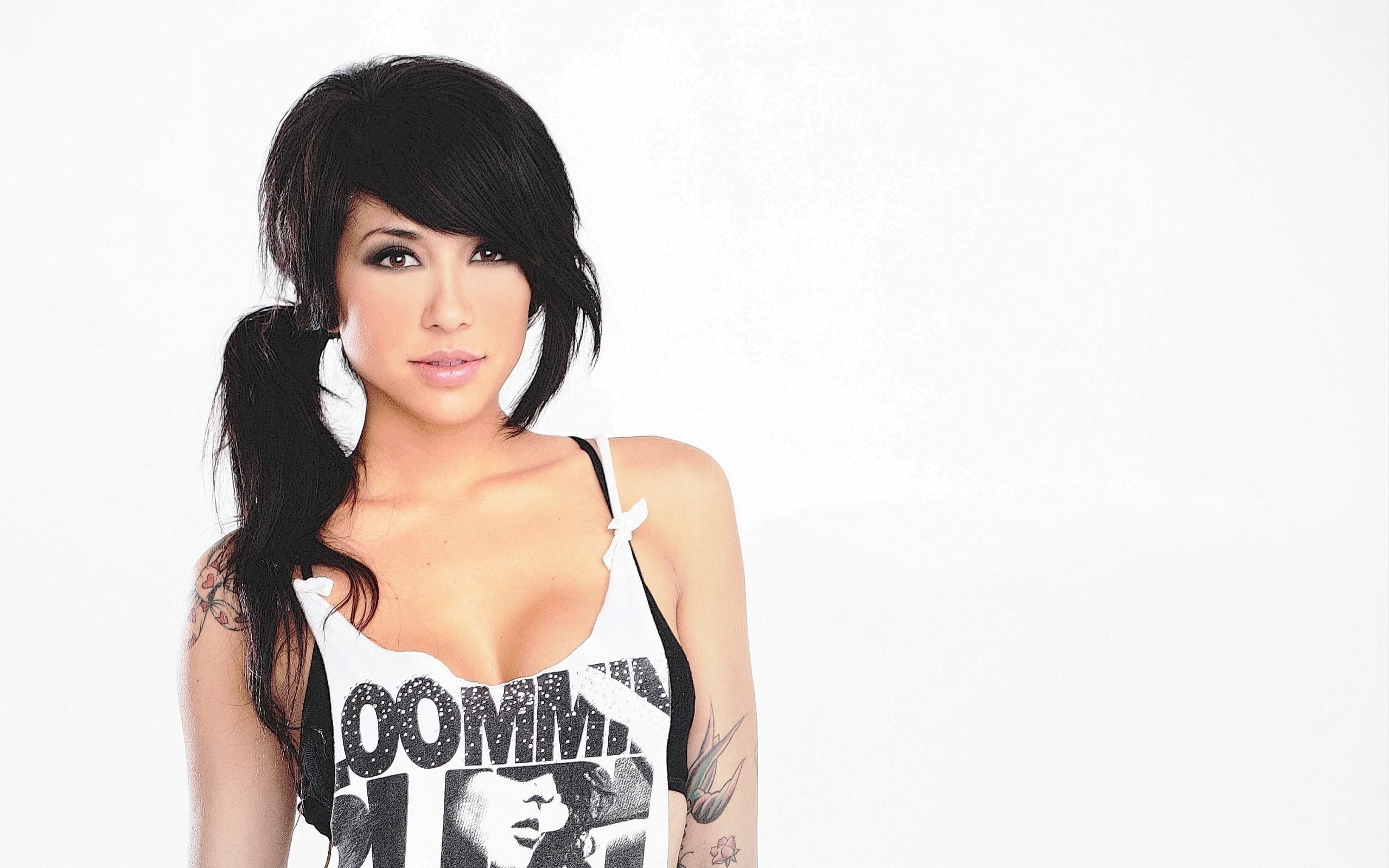 Alie Layus, black hair, adult, copy space, fashion, one person, strap, long hair, looking at camera, front view, s, sleeveless, indoors, cleavage, portrait, HD Wallpaper