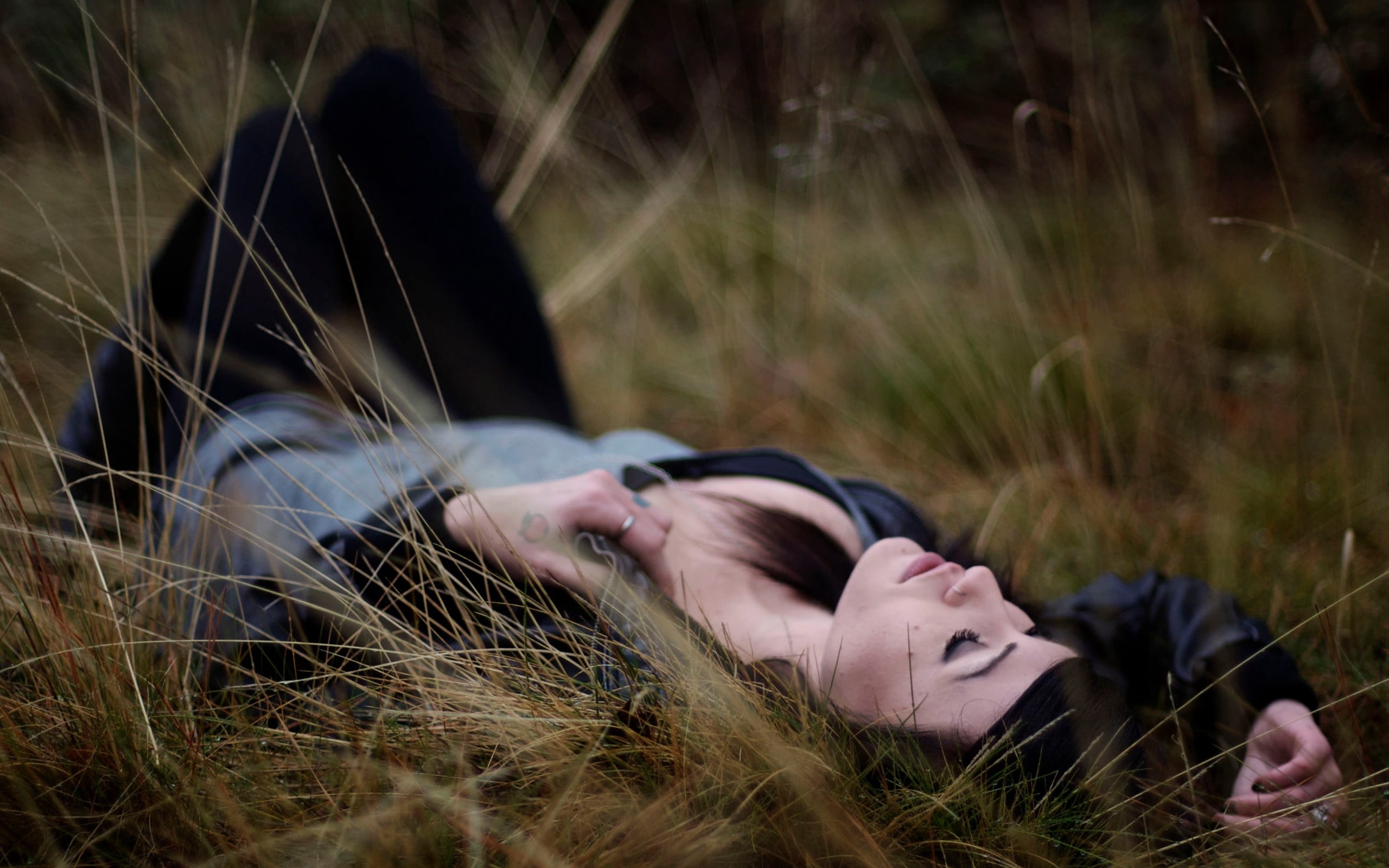 freedom, young Women, casual Clothing, human Face, one Person, meadow, beautiful woman, beauty, day, adult, gray, real People, s, park - Man Made Space, HD Wallpaper