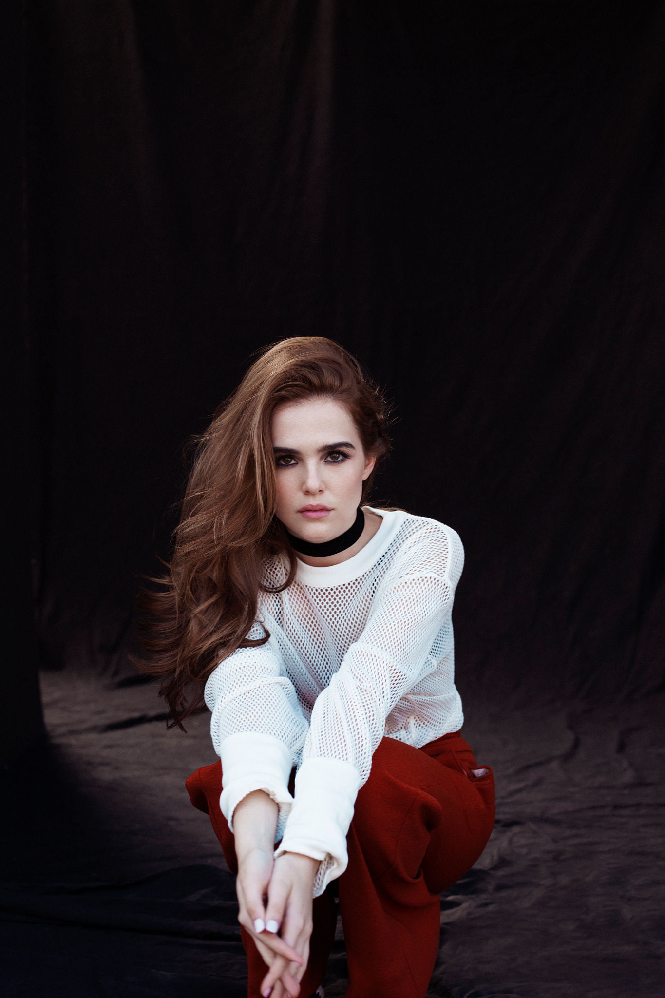 actress, celebrity, brunette, 1080P, Zoey Deutch, looking at viewer, Phone HD Wallpaper