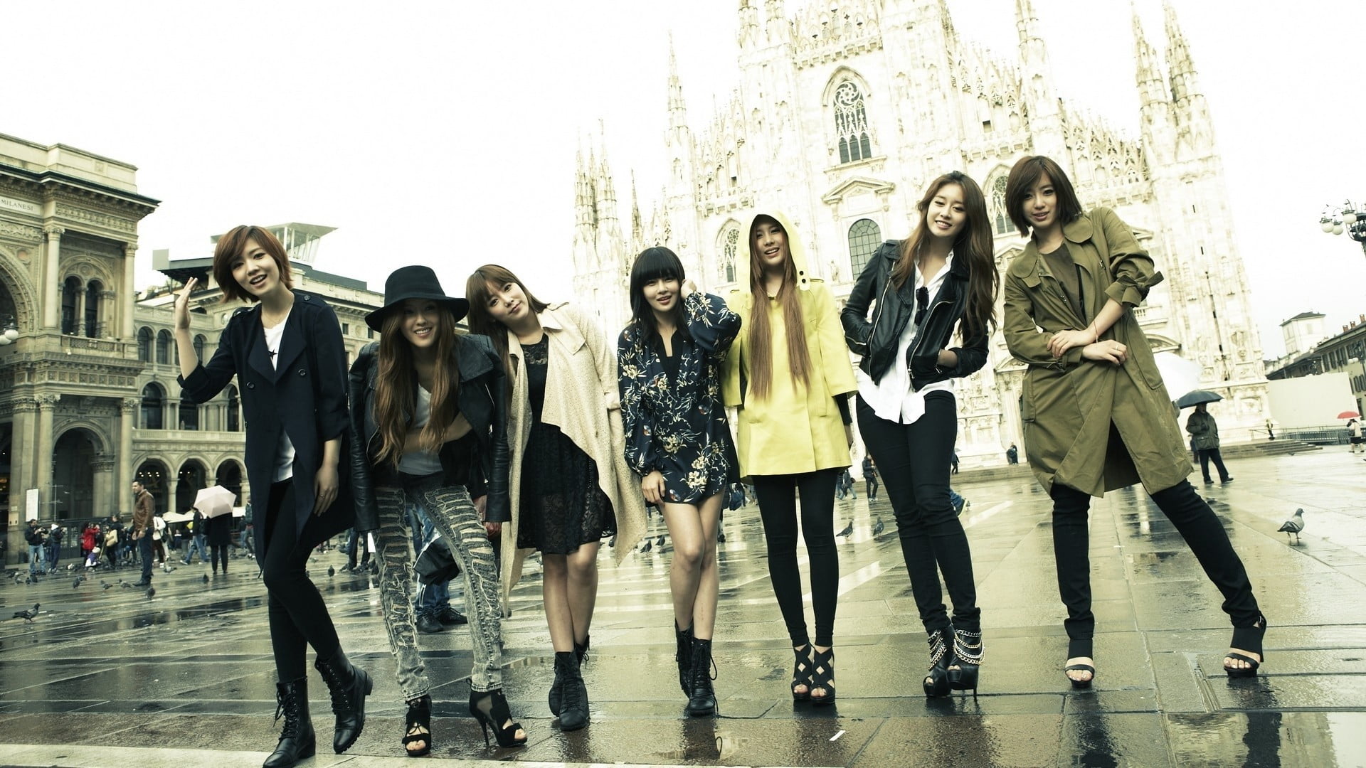 front view, group of women, happiness, warm clothing, people, women, Asian, T-ara, Korean, men, Hyomin, built structure, lifestyles, architecture, leisure activity, HD Wallpaper