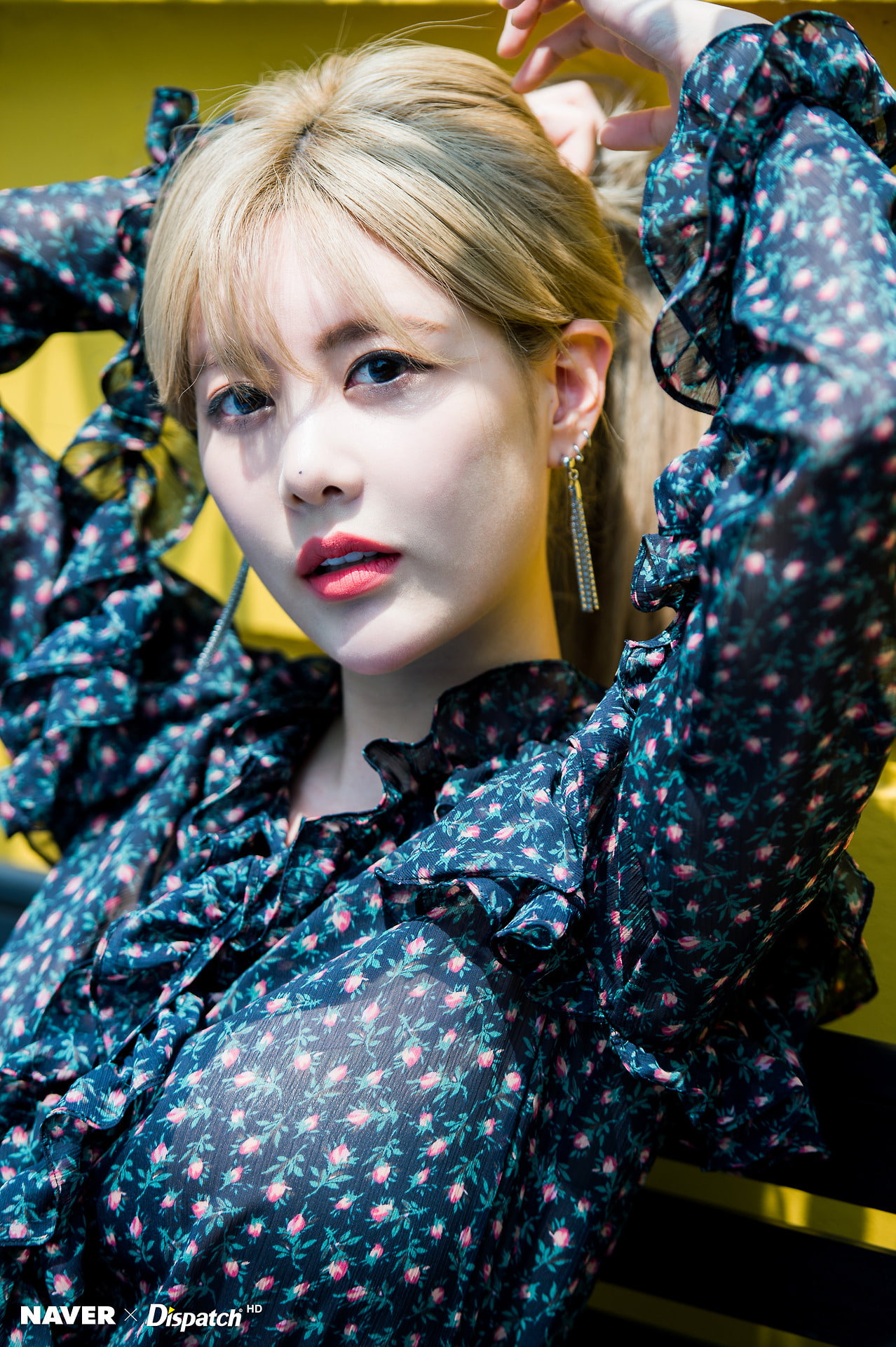 blond hair, young women, portrait, hair, females, beautiful woman, K-pop, real people, headshot, young adult, T-ara, women, make-up, adult, 1080P, beauty, Phone HD Wallpaper