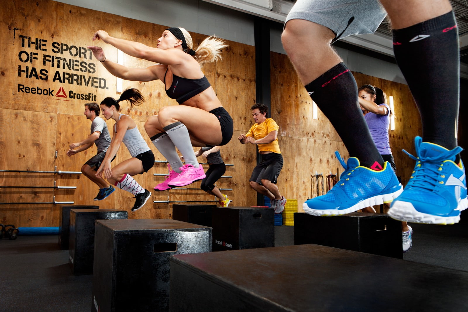 women, human limb, effort, indoors, group of people, healthy lifestyle, sport, human arm, young adult, men, exercising, young men, sports clothing, lifestyles, HD Wallpaper
