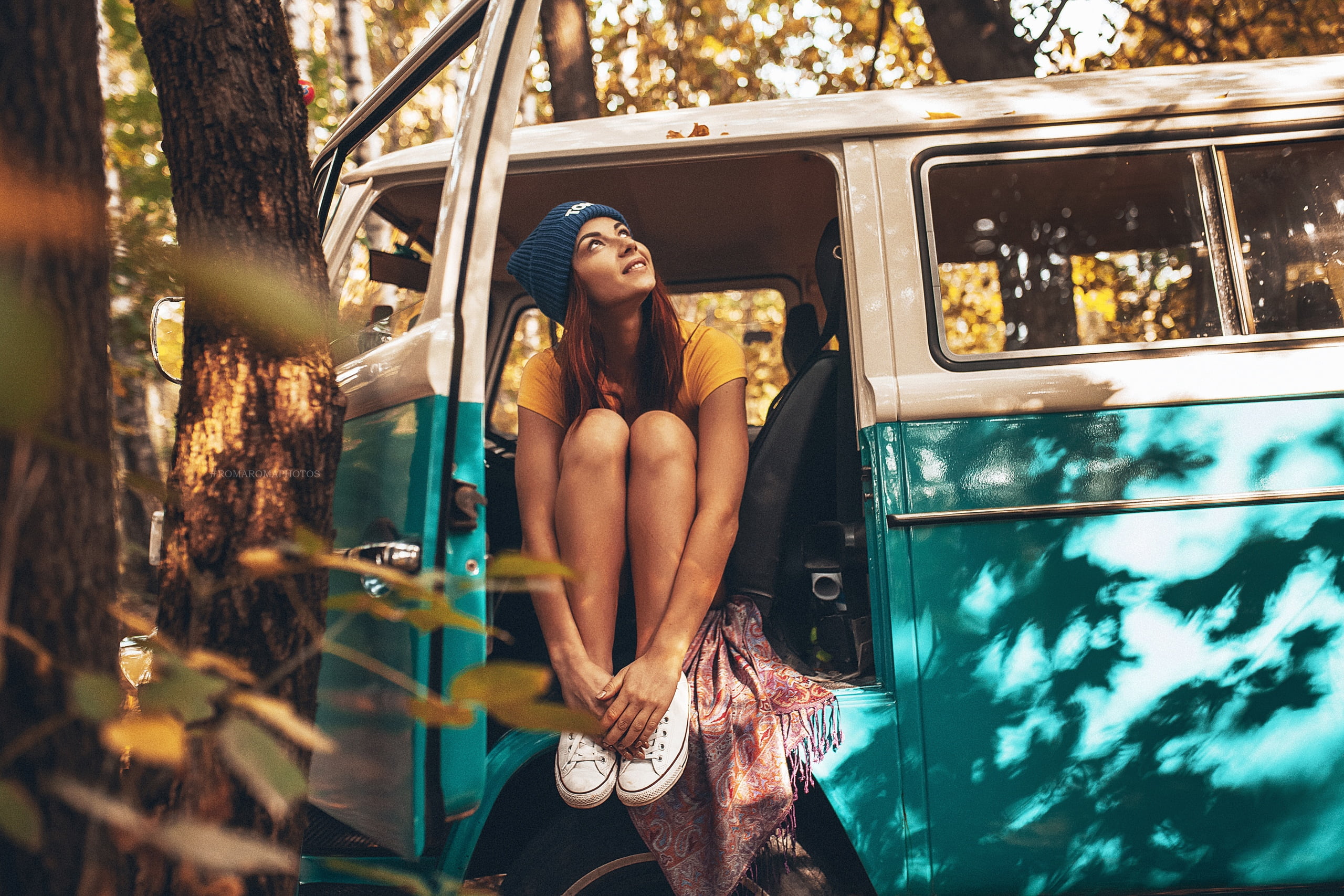 Converse, portrait, smiling, women with cars, Inga Sunagatullina, hairstyle, leisure activity, 2K, young women, one person, looking up, forest, clothing, HD Wallpaper