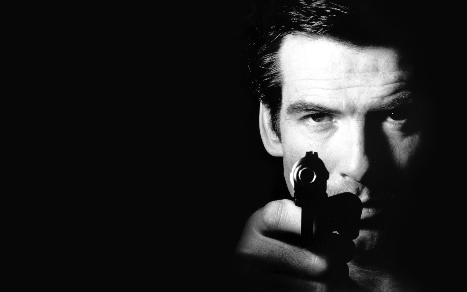 studio shot, handgun, 007, black background, headshot, mature men, aggression, mid adult men, males, gun, indoors, holding, one person, 1080P, adult, men, HD Wallpaper