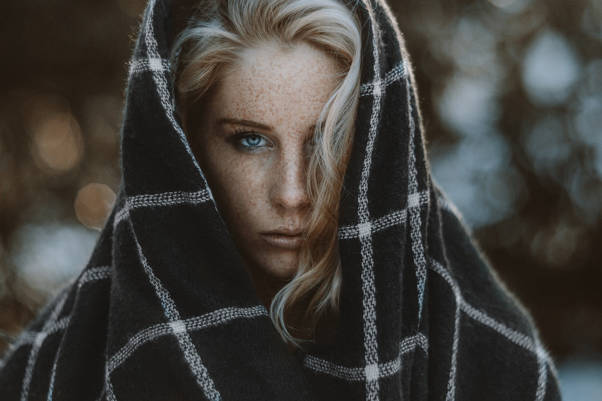 young adult, women outdoors, blonde, face, warm clothing, 1080P, one person, beauty, blue eyes, hairstyle, contemplation, beautiful woman, winter, hooded shirt, HD Wallpaper