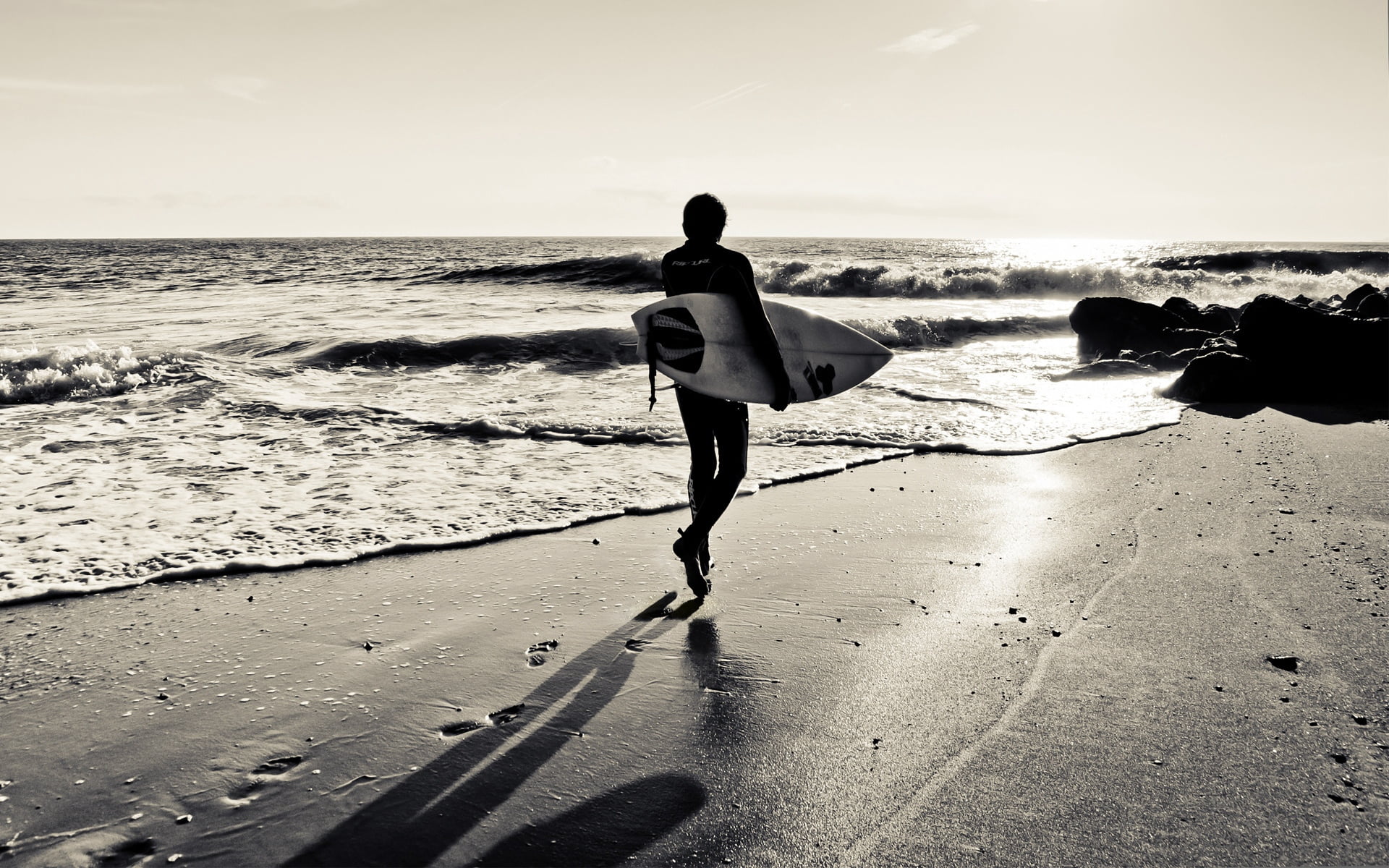 people, tropical Climate, horizon over water, exercising, tranquil Scene, beautiful, rear view, land, healthy Lifestyle, relaxation, sun, sunset, surfing, HD Wallpaper