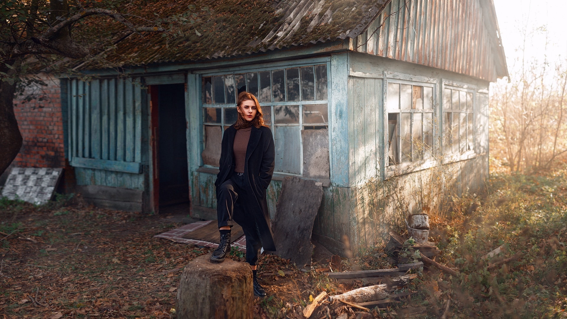 coat, rural, inspiration, girl, abandoned, wind, shoes, young, 1080P, the area, house, natural, look, light, autumn, Anna, model, Maks Kuzin, portrait, HD Wallpaper