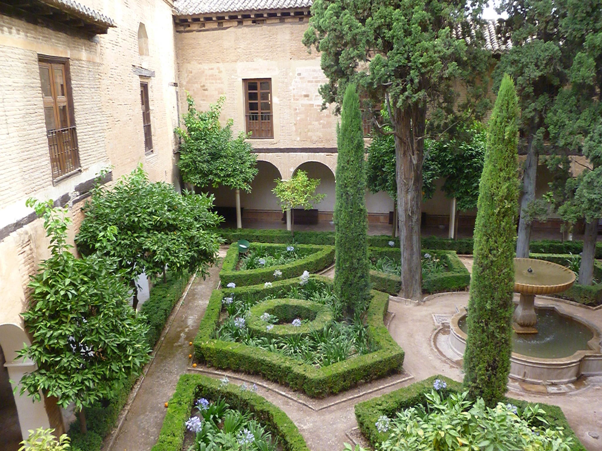 tree, building, growth, building exterior, green color, front or back yard, andalusia, 1080P, no people, water, ornamental garden, spain, day, architectural column, HD Wallpaper