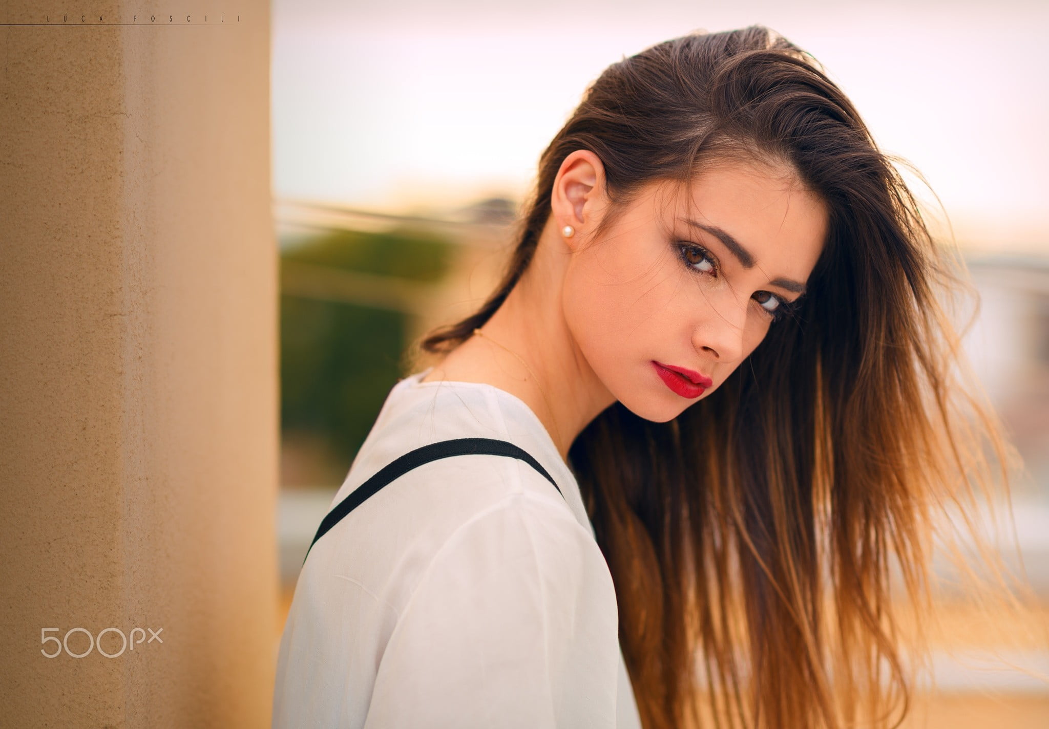 one person, depth of field, contemplation, real people, outdoors, lips, straight hair, long hair, beautiful woman, beauty, 1080P, model, looking at camera, HD Wallpaper