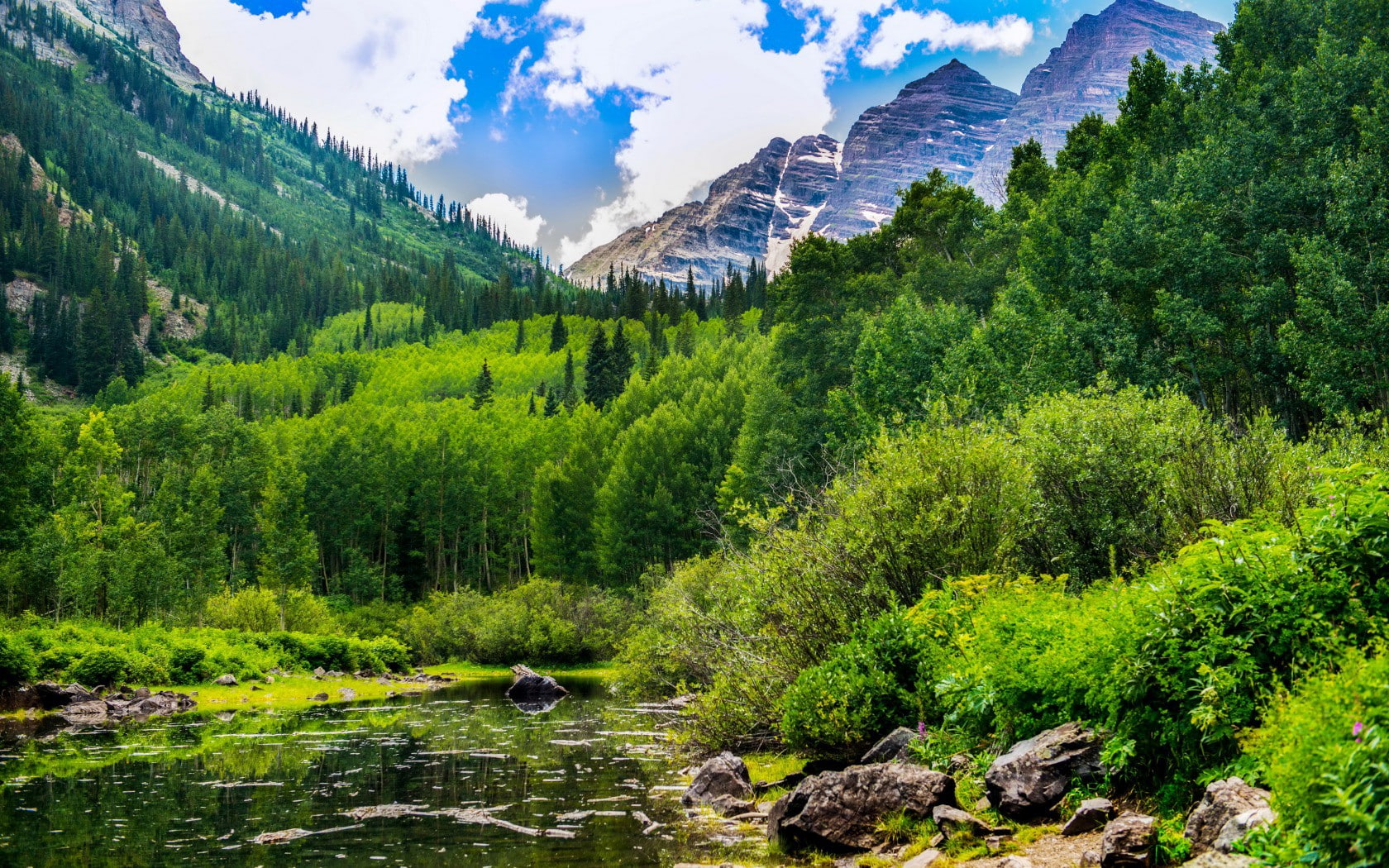 mountains, leaved, Colorado, rocks, bushes, Maroon Bells, lake, 720P, maroon, surrounded, green, forest, clouds, bells, plants, pond, USA, HD Wallpaper
