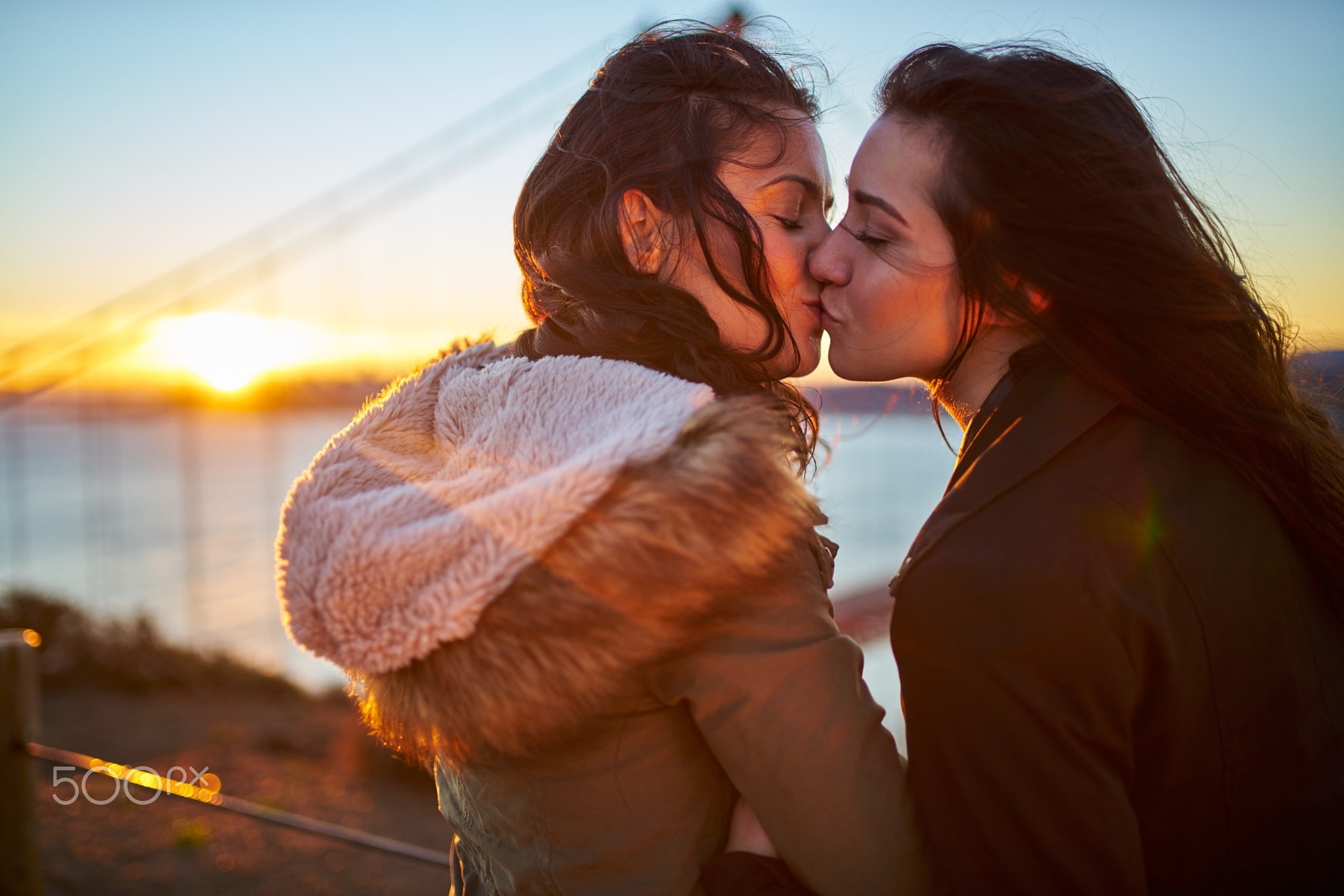 sunlight, lesbians, Joshua Resnick, San Francisco, women, 1080P, women outdoors, 500px, kissing, USA, HD Wallpaper