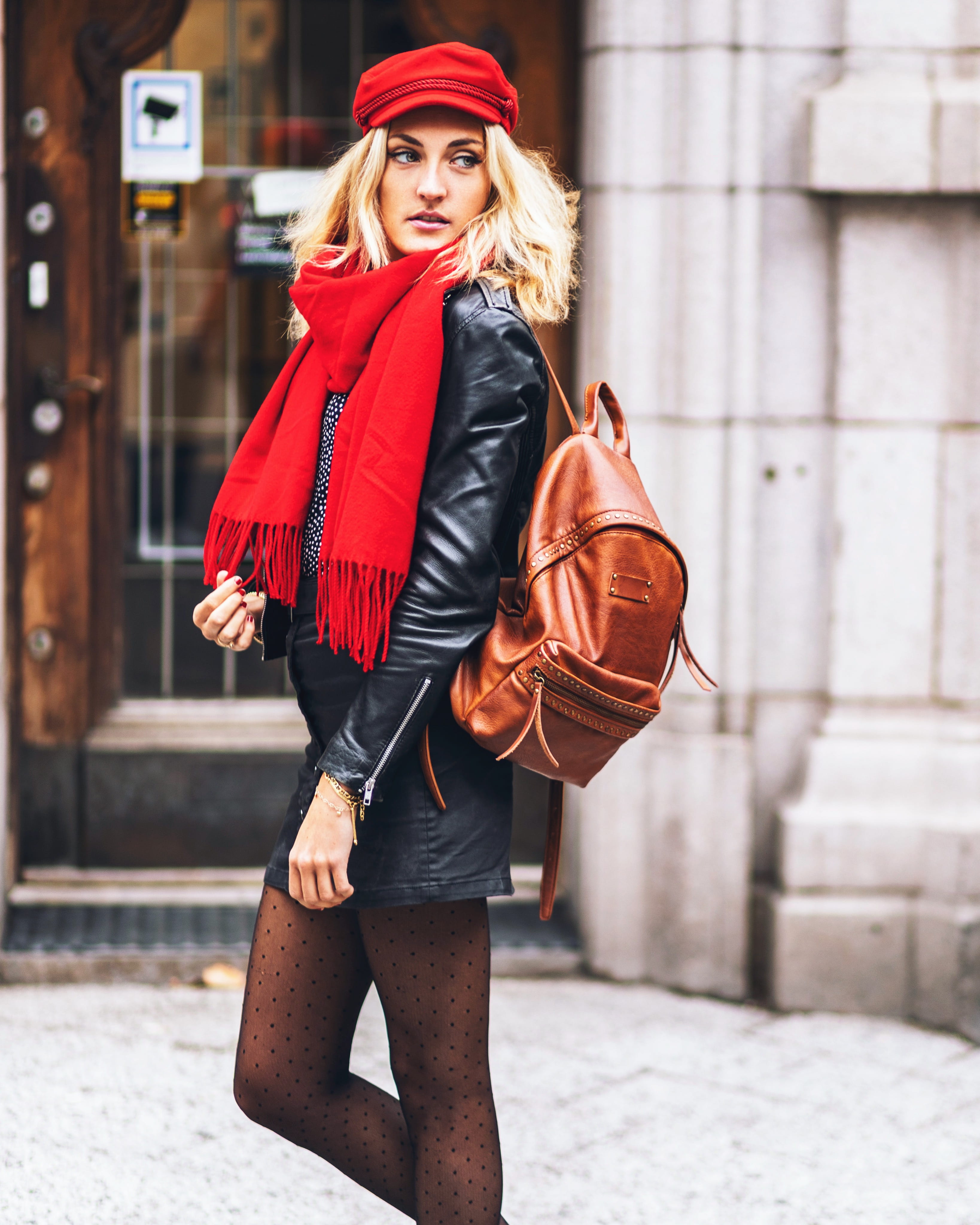 accessories, 4K, architecture, coat, lifestyles, high heel, hair, apparel, women, young adult, hairstyle, beauty, warm clothing, building exterior, fashion, Phone HD Wallpaper