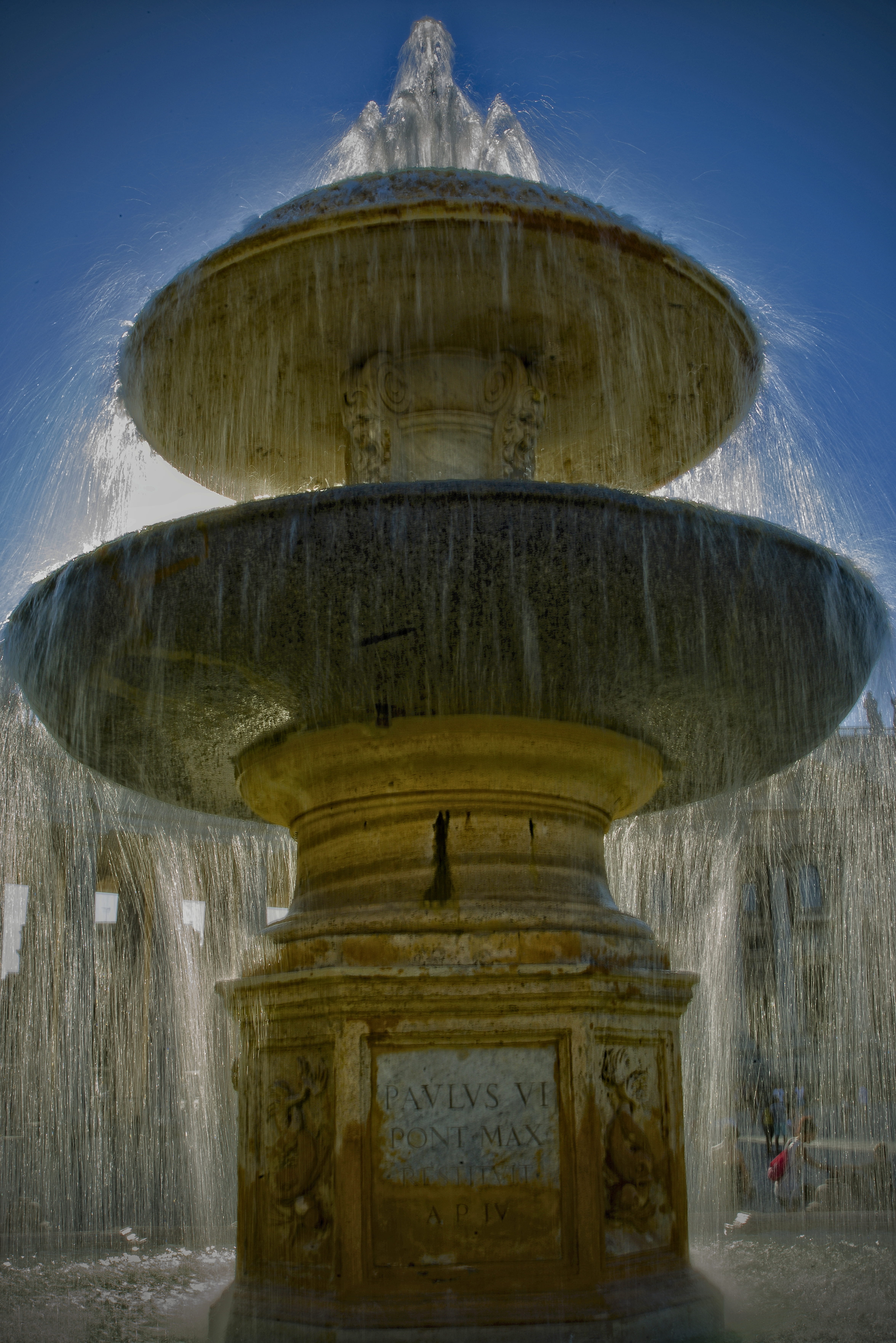 building exterior, aquatic, horn, no people, motion, history, St. Peters, flagstone, trumpet, water, built structure, cornet, sky, Fountain, building, drinking fountain, Phone HD Wallpaper