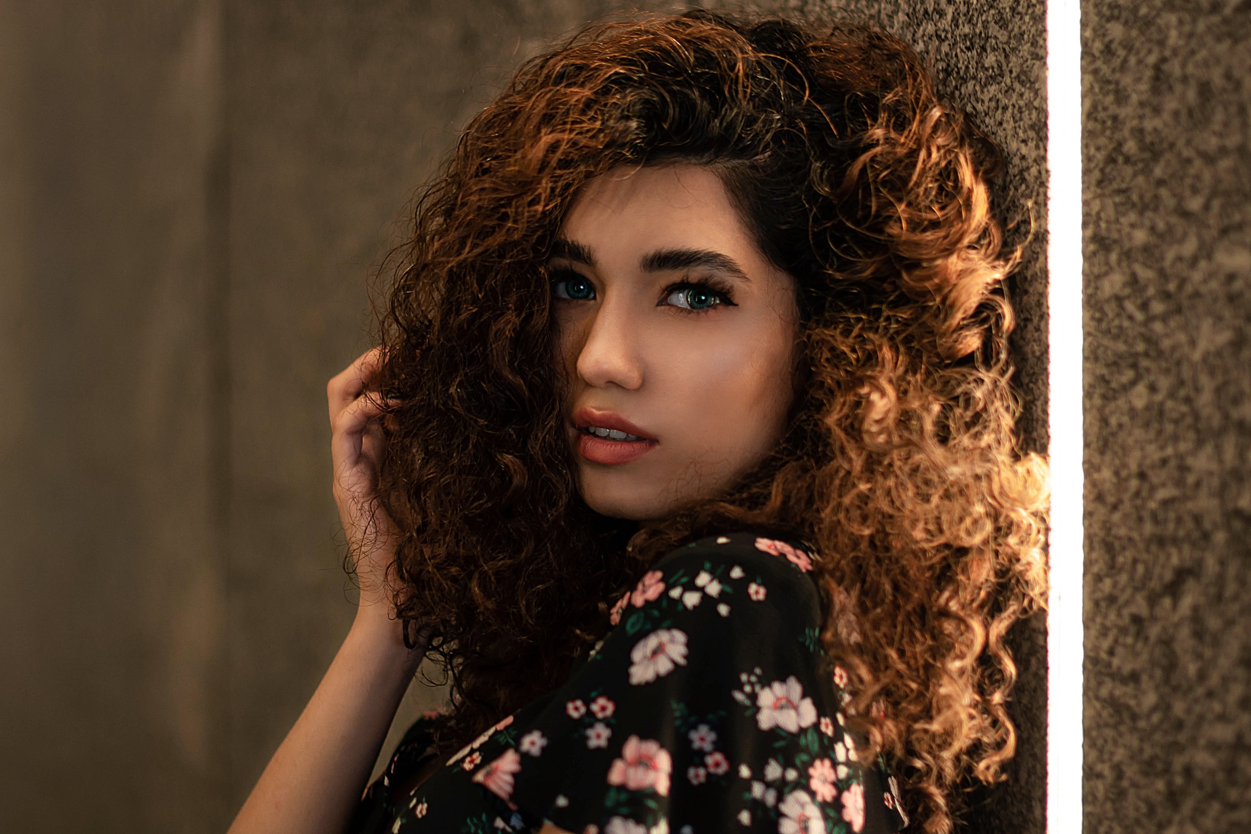 long hair, casual clothing, model, looking at camera, indoors, bokeh, one person, portrait, hair, contemplation, women, beauty, women indoors, 2K, young women, HD Wallpaper