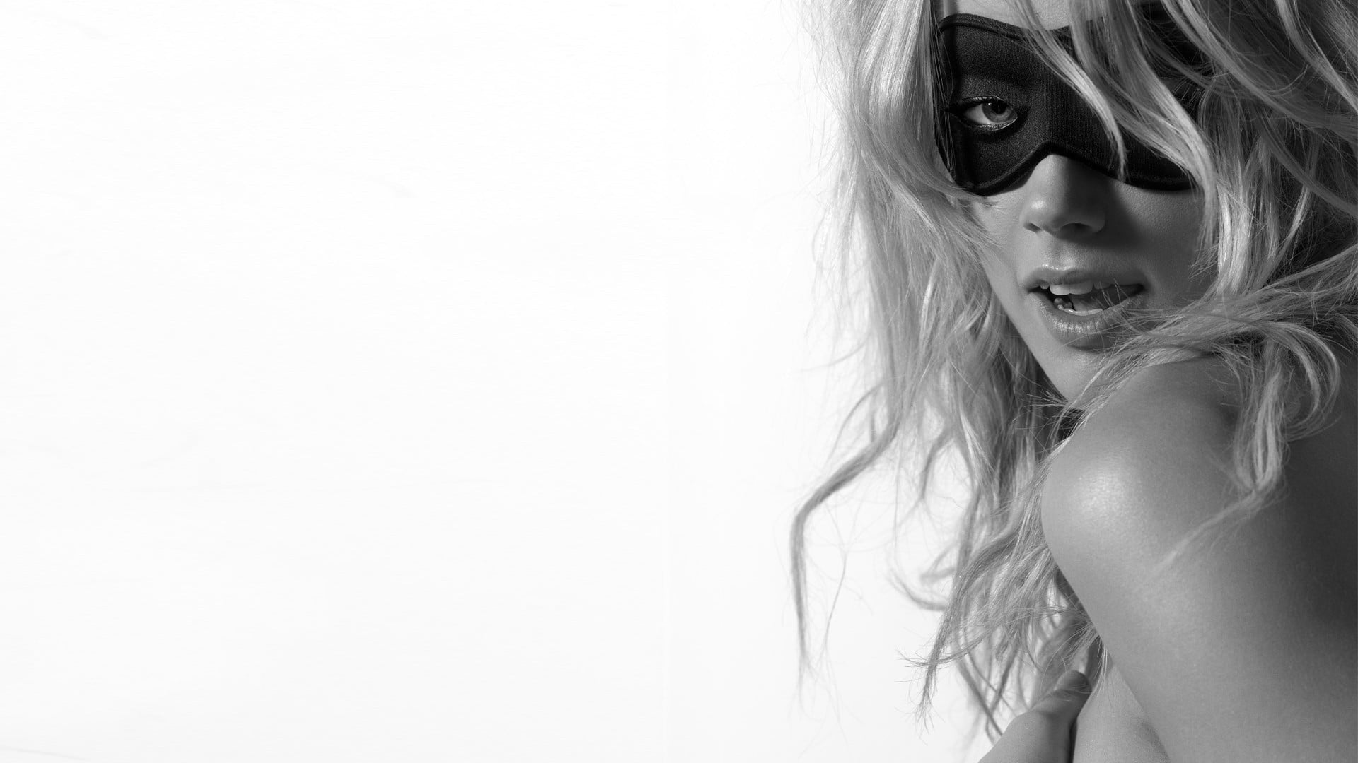 studio shot, s, adult, beauty, monochrome, side view, hair, human face, Amber Heard, portrait, blonde, black, eye, headshot, mask, face, blond hair, bare shoulders, HD Wallpaper
