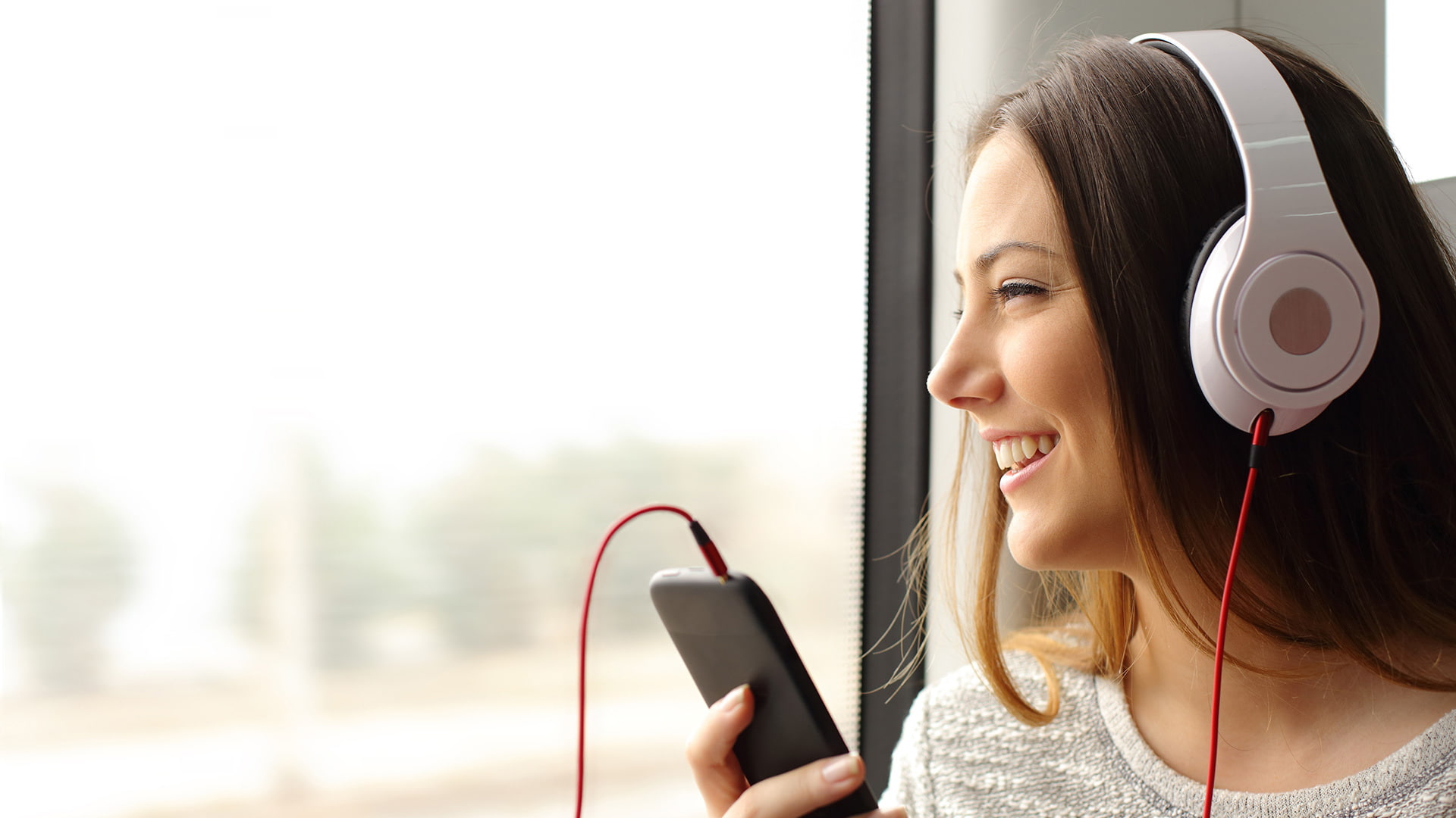 headphones, phone, 1080P, woman, listening to music, HD Wallpaper