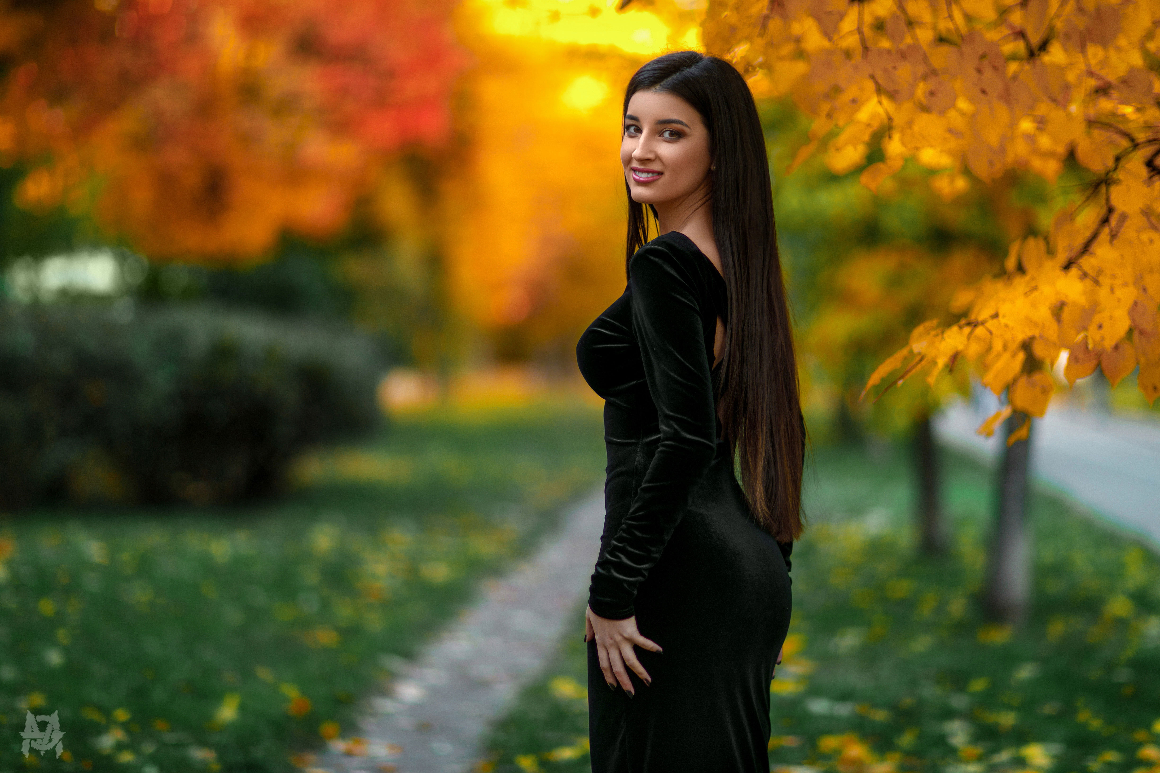 Mihail Gerasimov, portrait, dress, women, smiling, trees, leaves, women outdoors, long hair, grass, tight dress, 4K, painted nails, depth of field, HD Wallpaper
