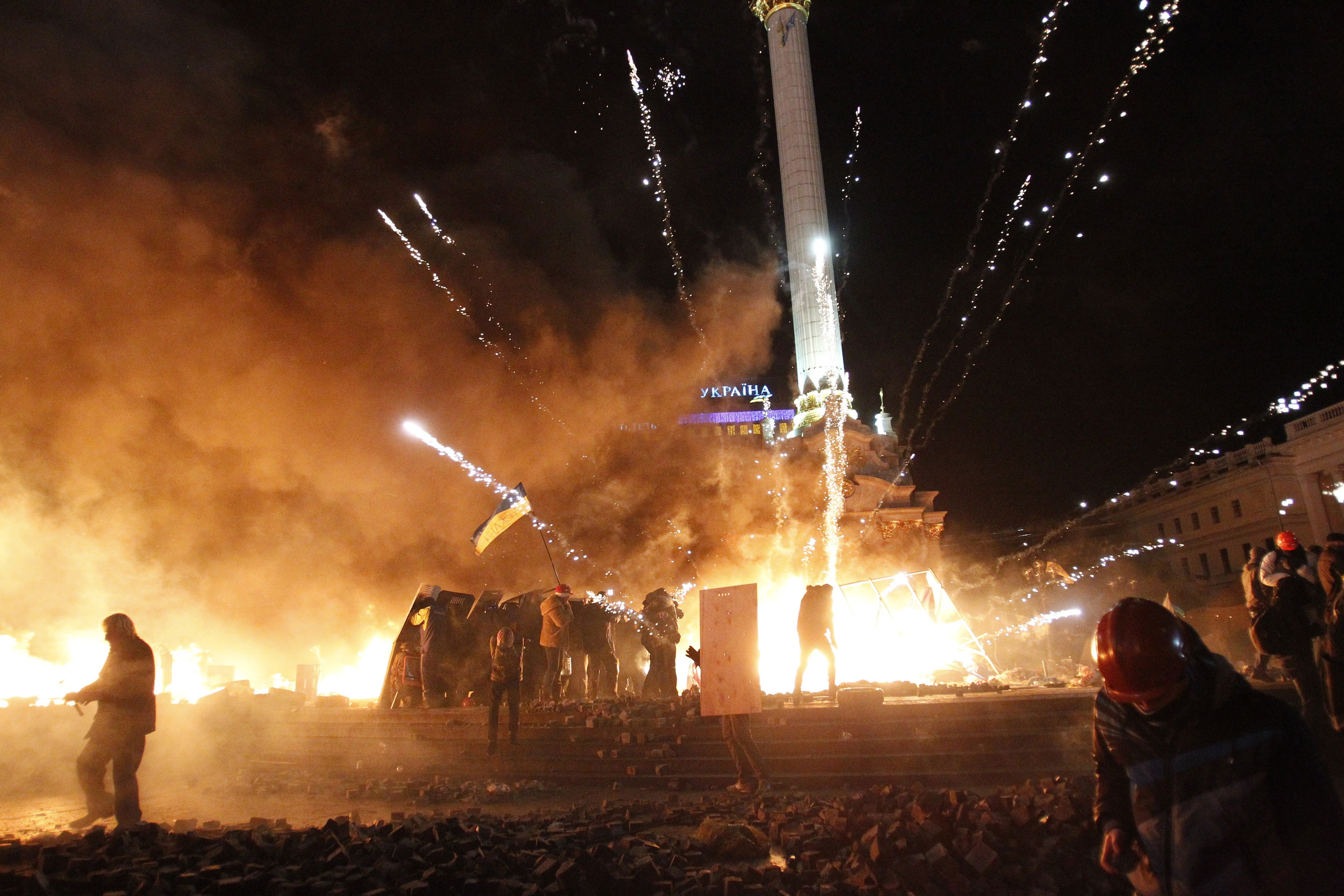 standing, stage, firework, nature, Maidan, excitement, event, sparks, light, blurred motion, performance, group of people, smoke - physical structure, sky, HD Wallpaper