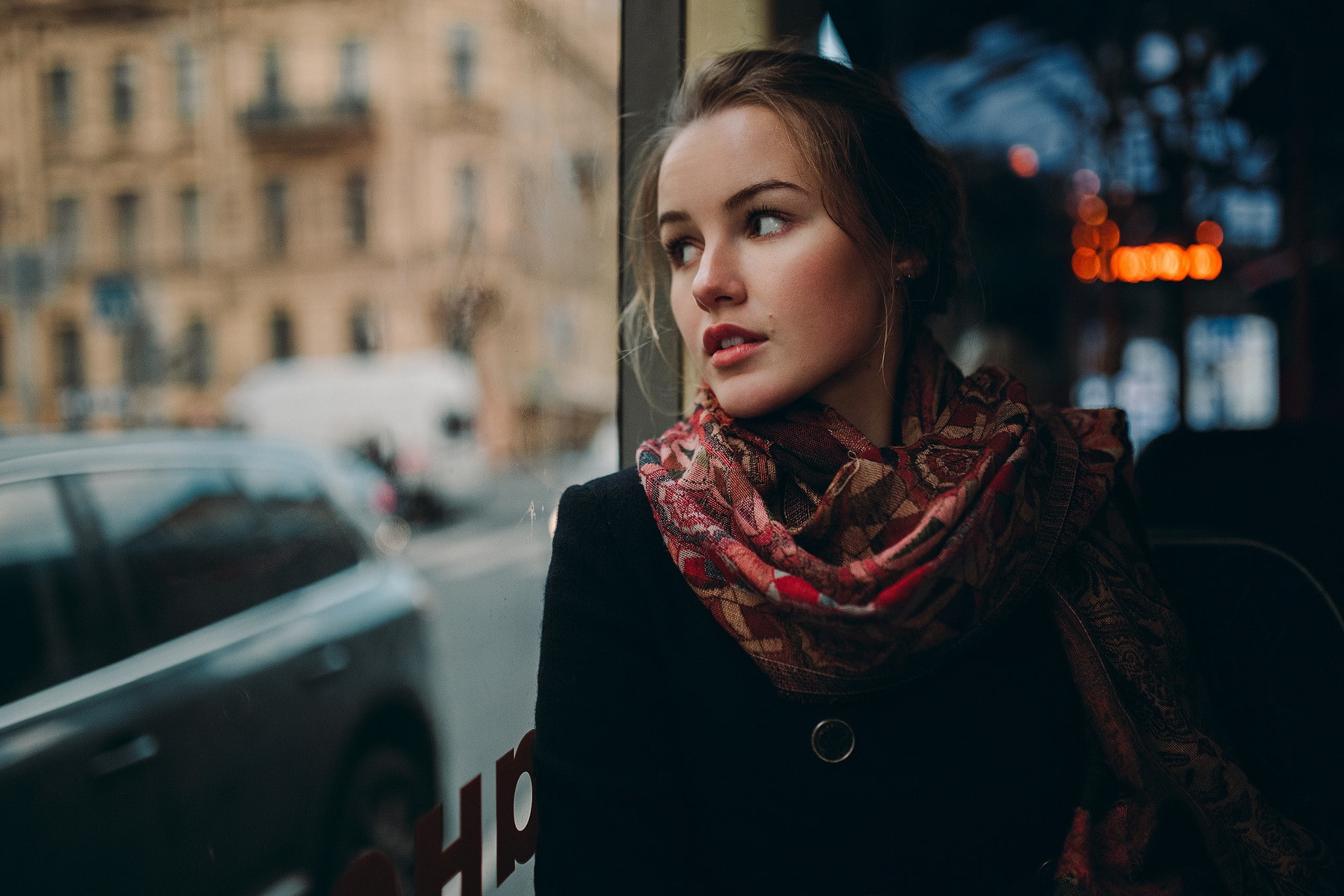 face, looking away, women, 1080P, window, red lipstick, black coat, brunette, Julia Tavrina, scarf, HD Wallpaper