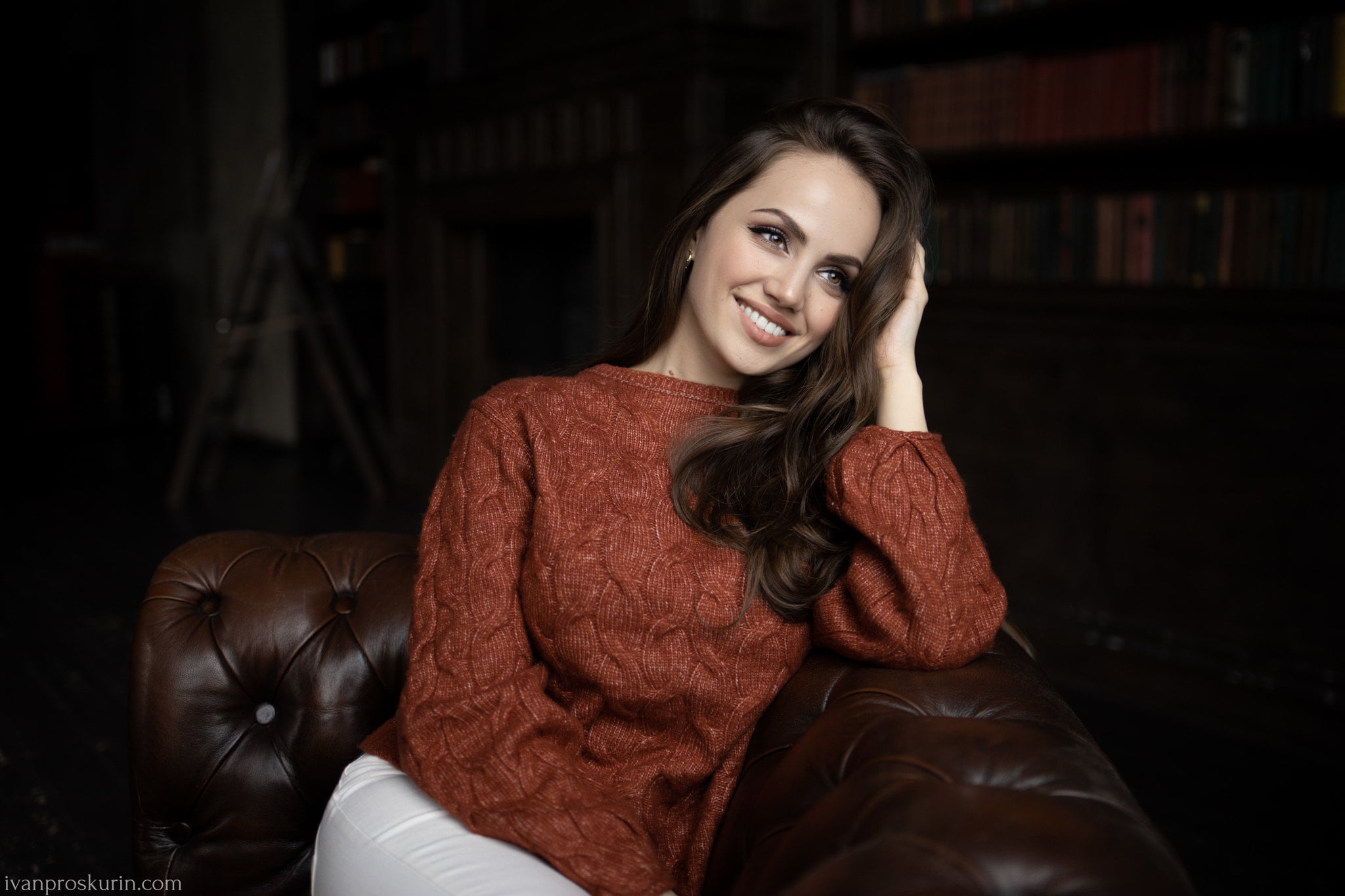 smiling, women, Ivan Proskurin, brunette, looking away, makeup, sweater, resting head, 1080P, HD Wallpaper
